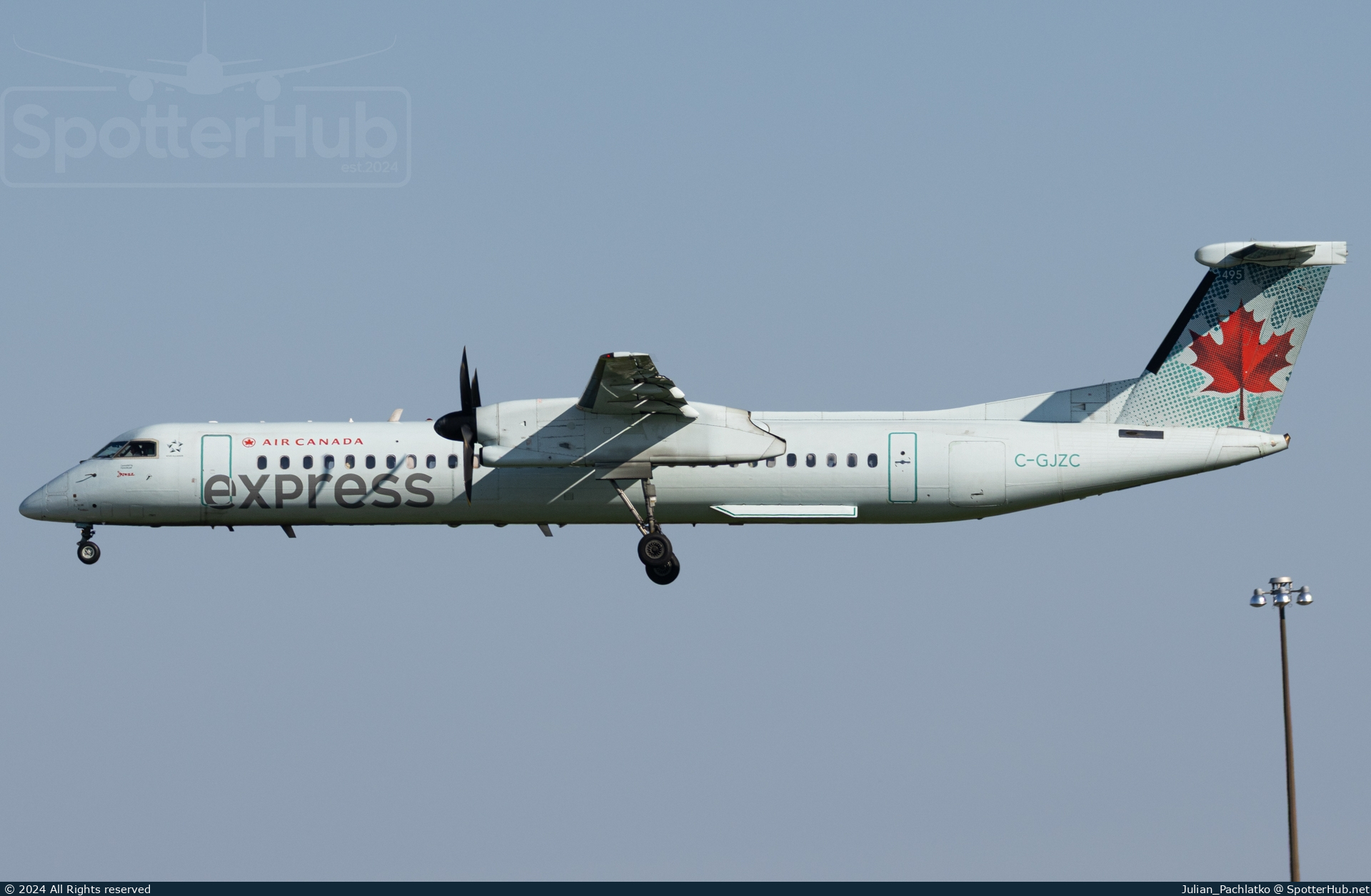 Photo of C-GJZC - Bombardier DHC-8-402 Dash 8 Q400 operated by Air Canada Express (opb Jazz Air)