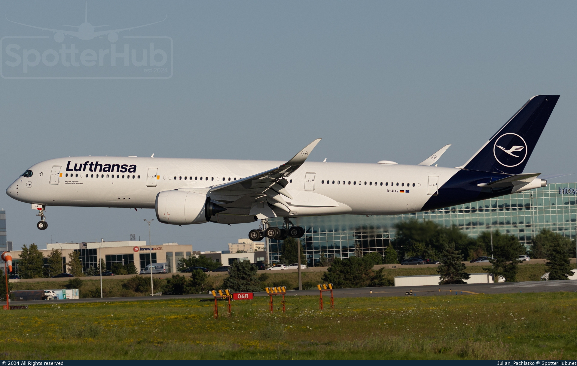 Photo of D-AIXV - Airbus A350-941 operated by Lufthansa