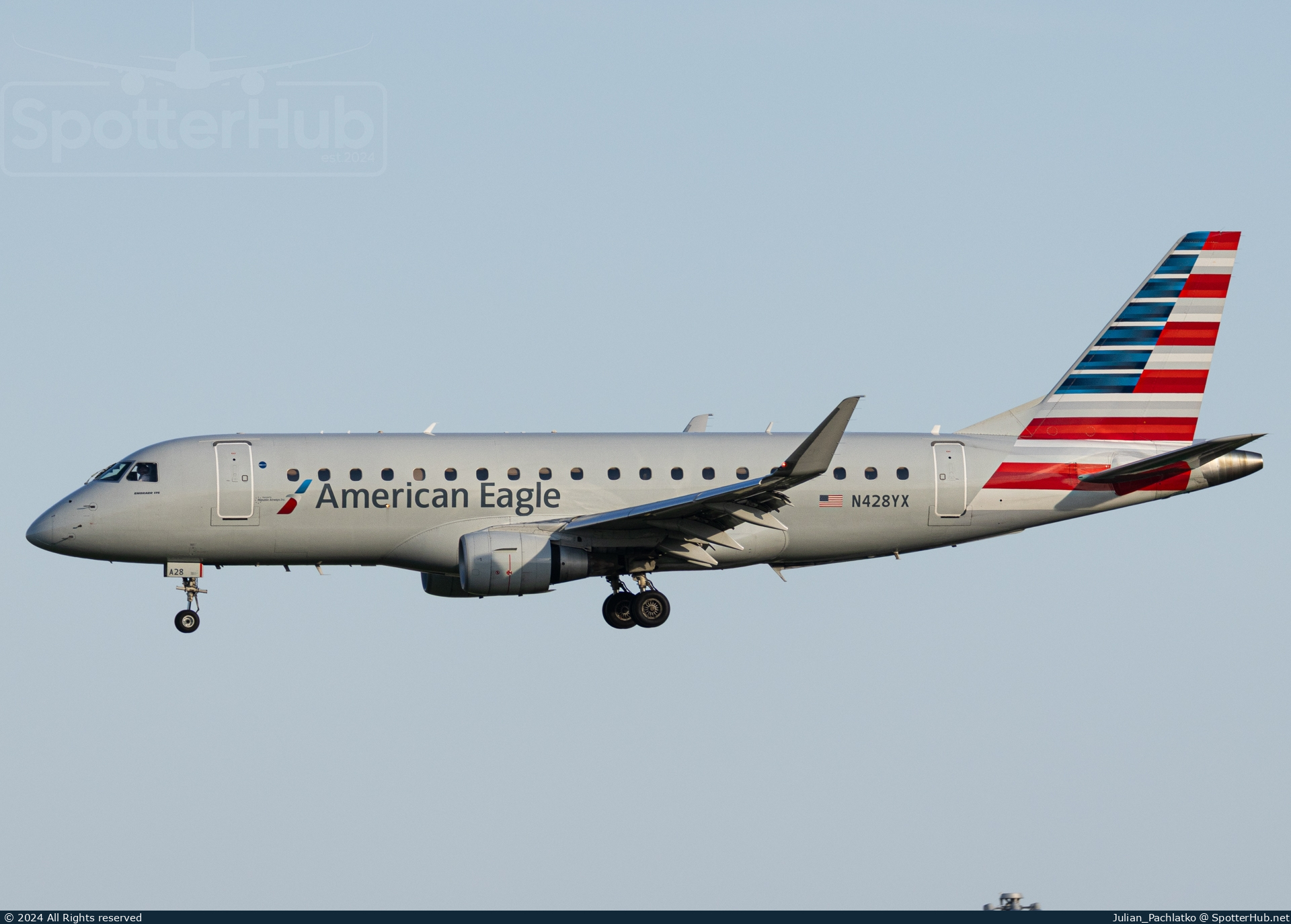 Photo of N428YX - Embraer ERJ-175LR operated by American Eagle (opb Republic Airways)