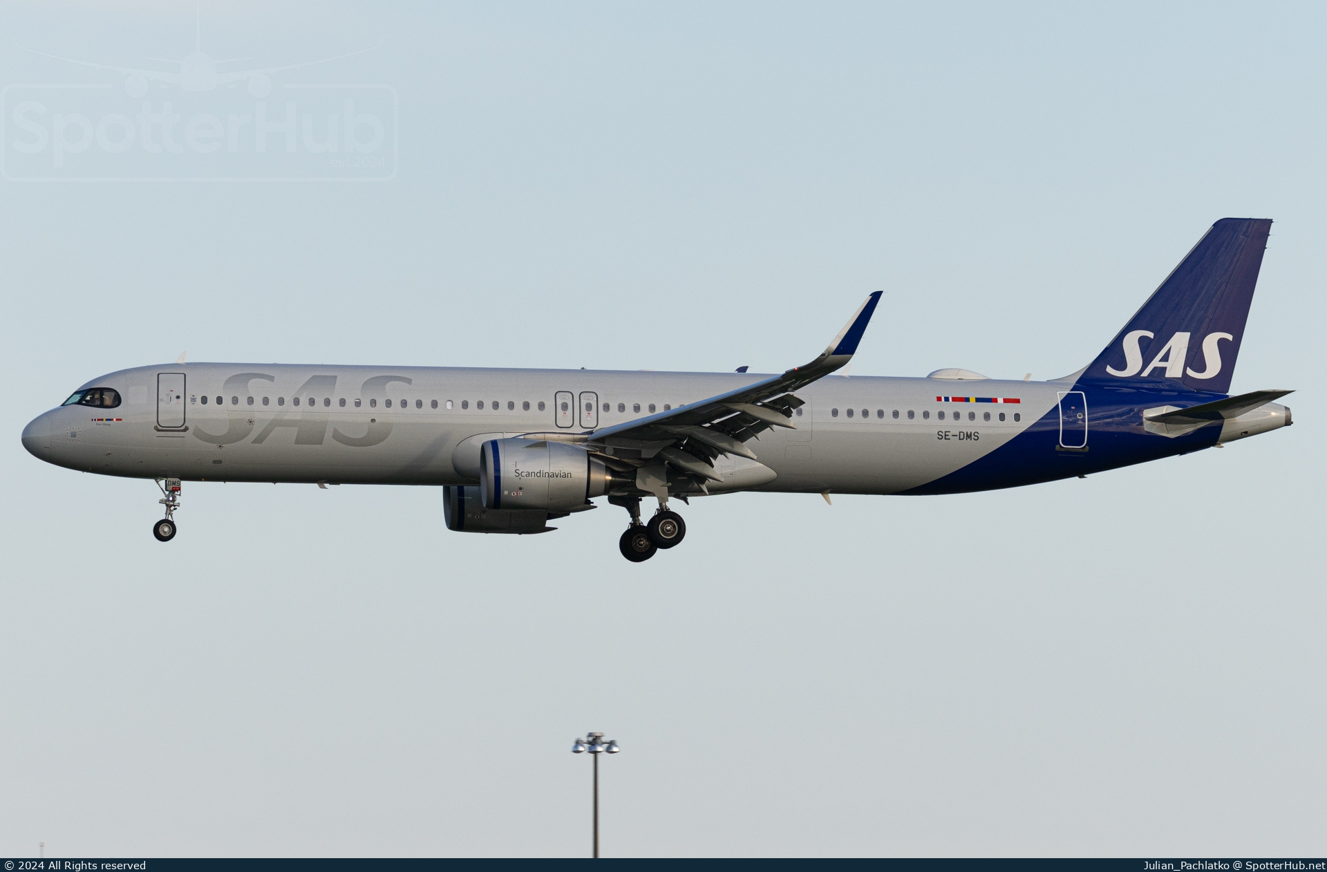 Photo of SE-DMS - Airbus A321-253NX operated by SAS Scandinavian Airlines