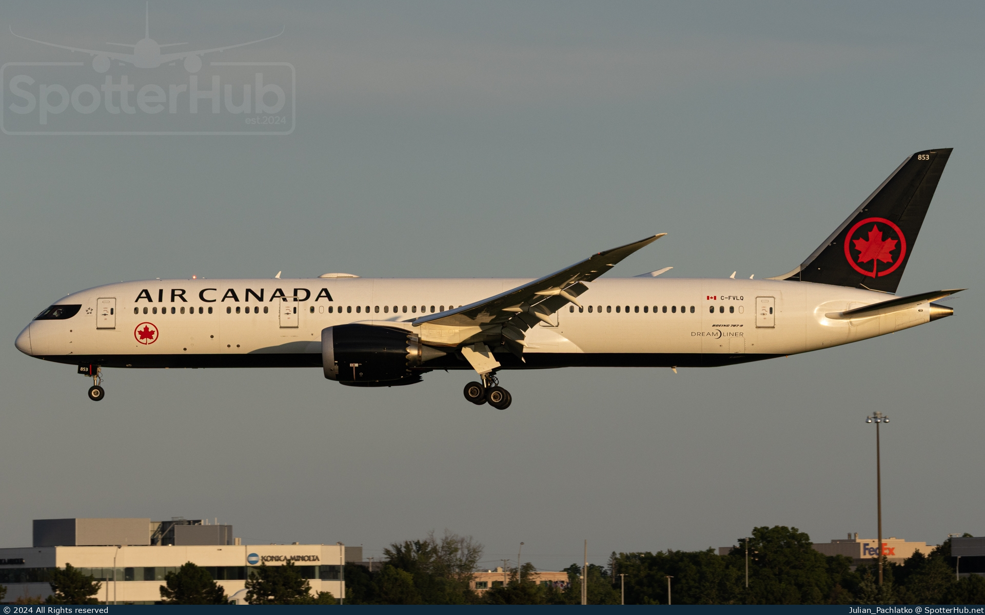 Photo of C-FVLQ - Boeing 787-9 Dreamliner operated by Air Canada