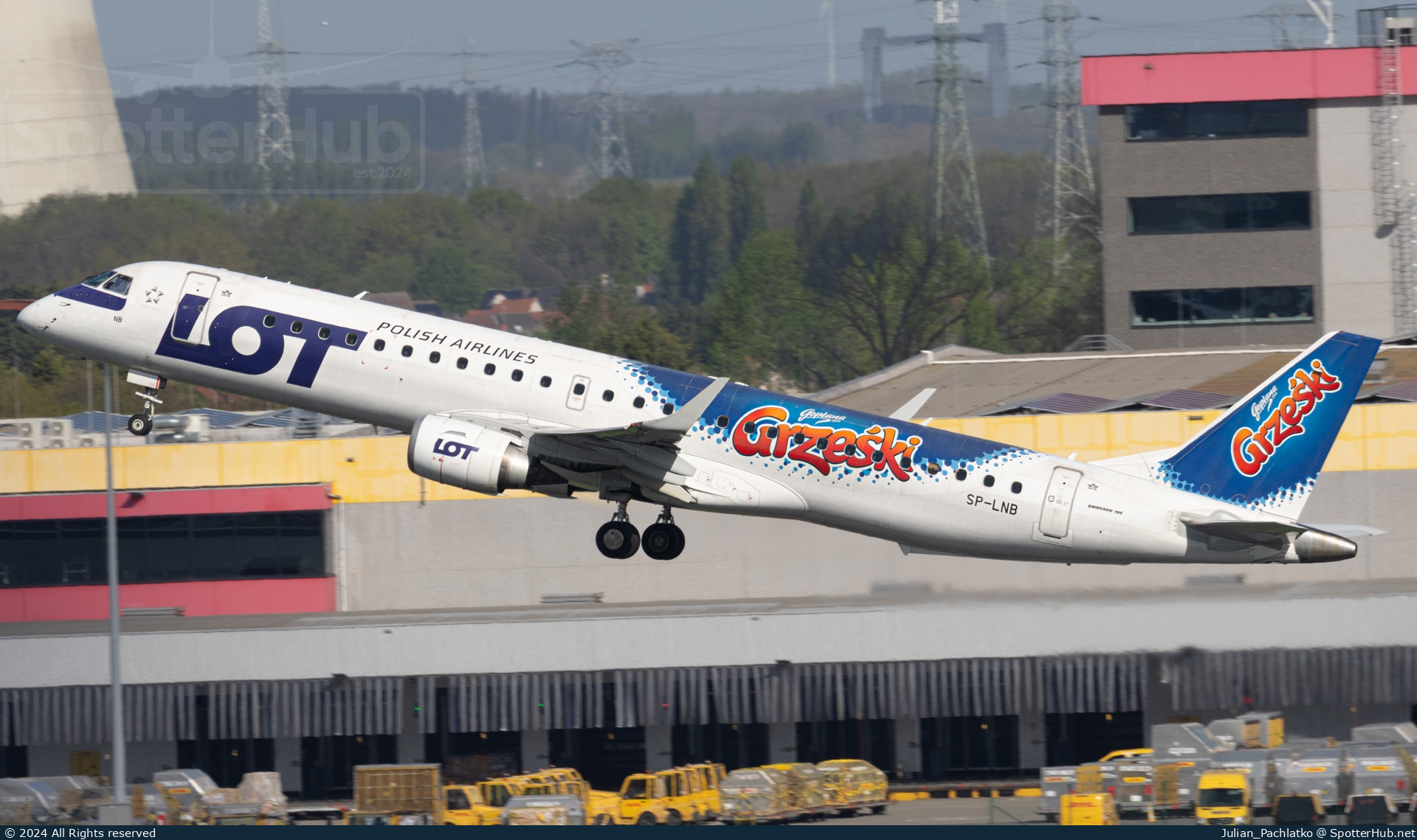 Photo of SP-LNB - Embraer ERJ-195LR operated by LOT Polish Airlines