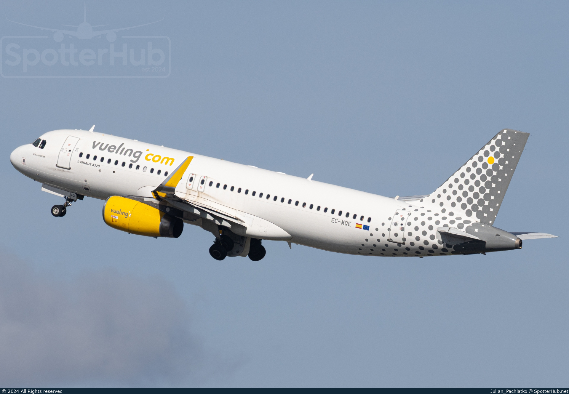 Photo of EC-MQE - Airbus A320-232 operated by Vueling