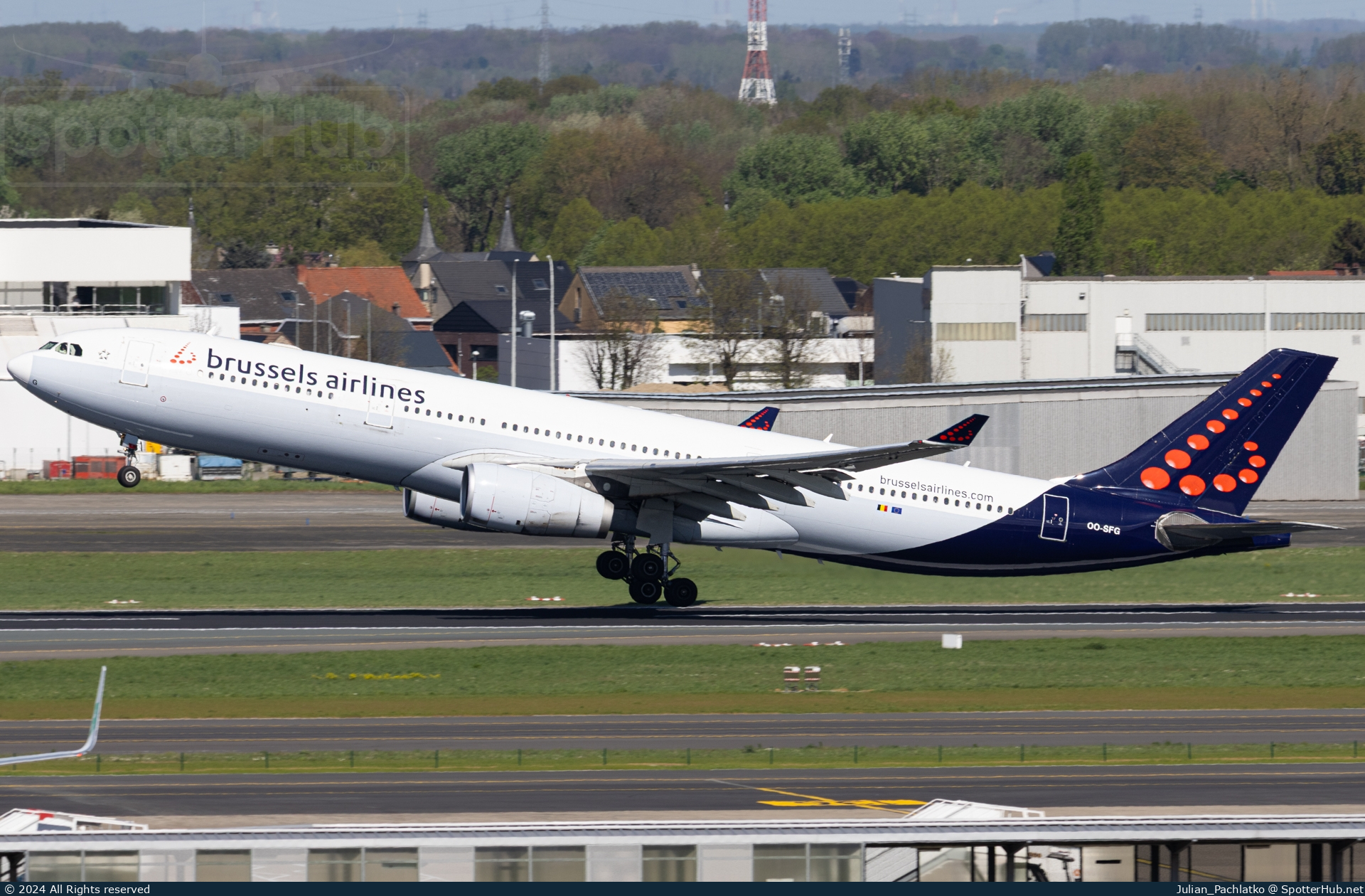Photo of OO-SFG - Airbus A330-343 operated by Brussels Airlines