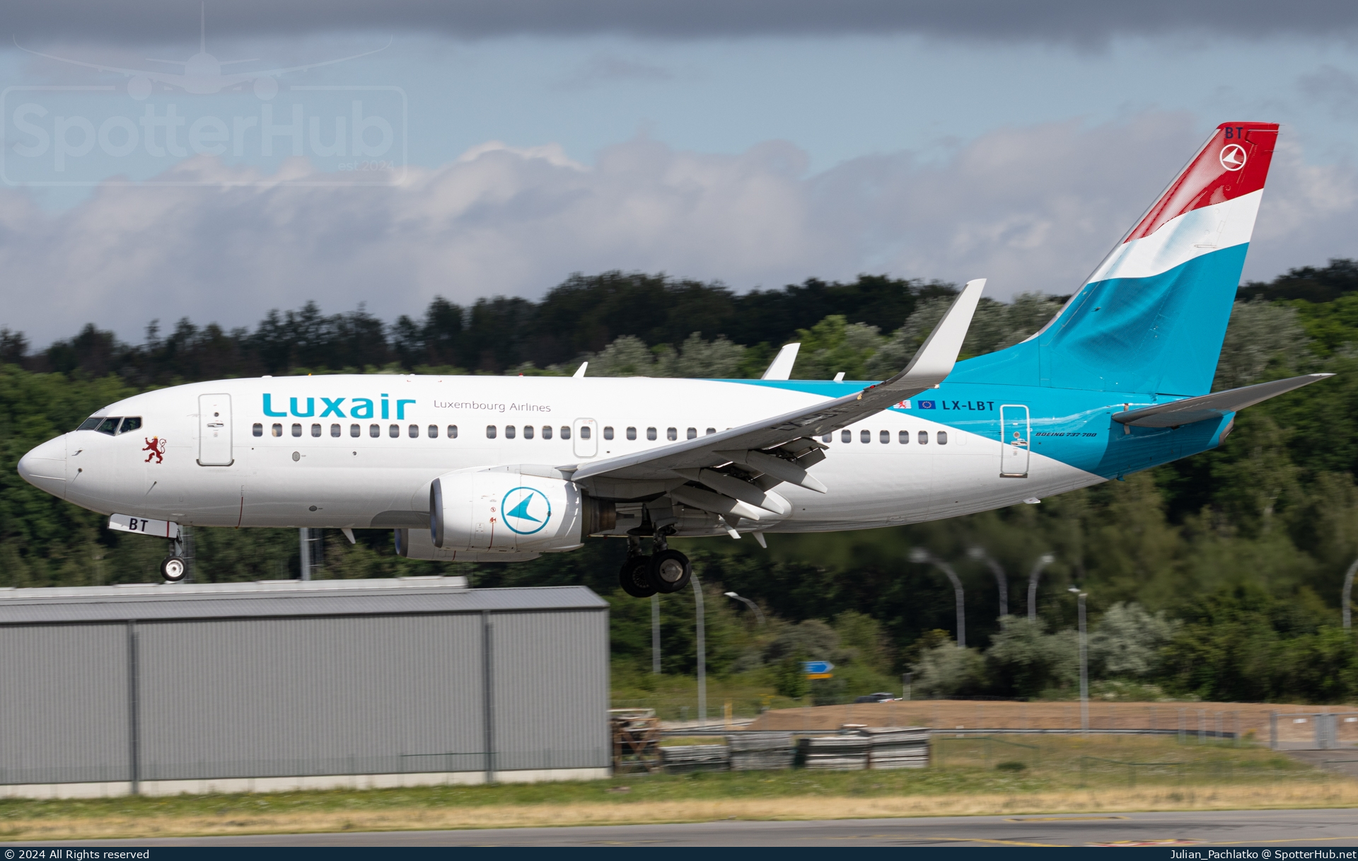 Photo of LX-LBT - Boeing 737-7K2 operated by Luxair