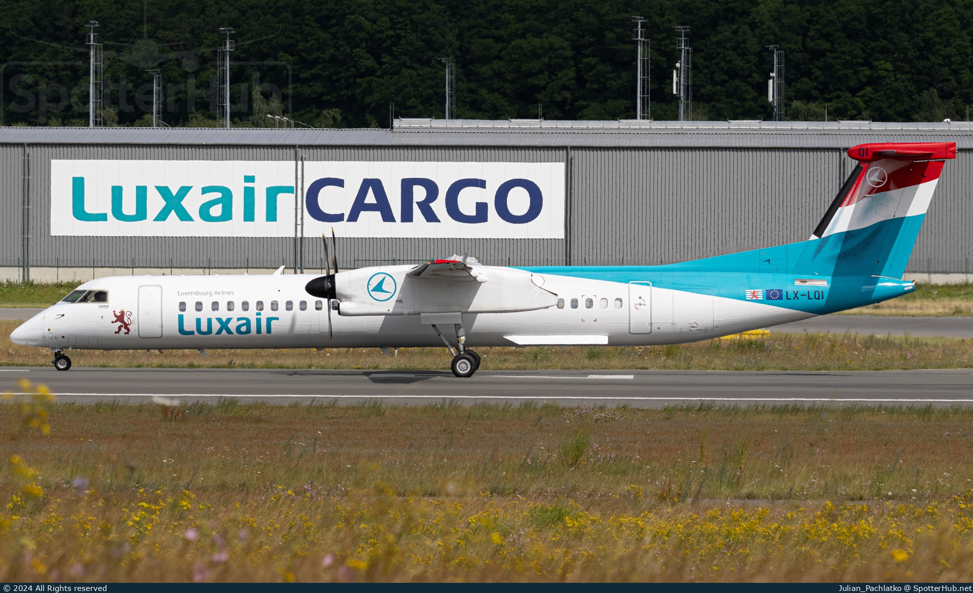 Photo of LX-LQI - Bombardier DHC-8-402 Dash 8 Q400 operated by Luxair