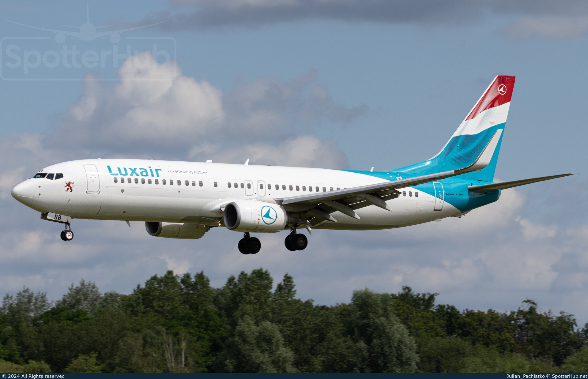 Photo of LX-LBB - Boeing 737-86J operated by Luxair