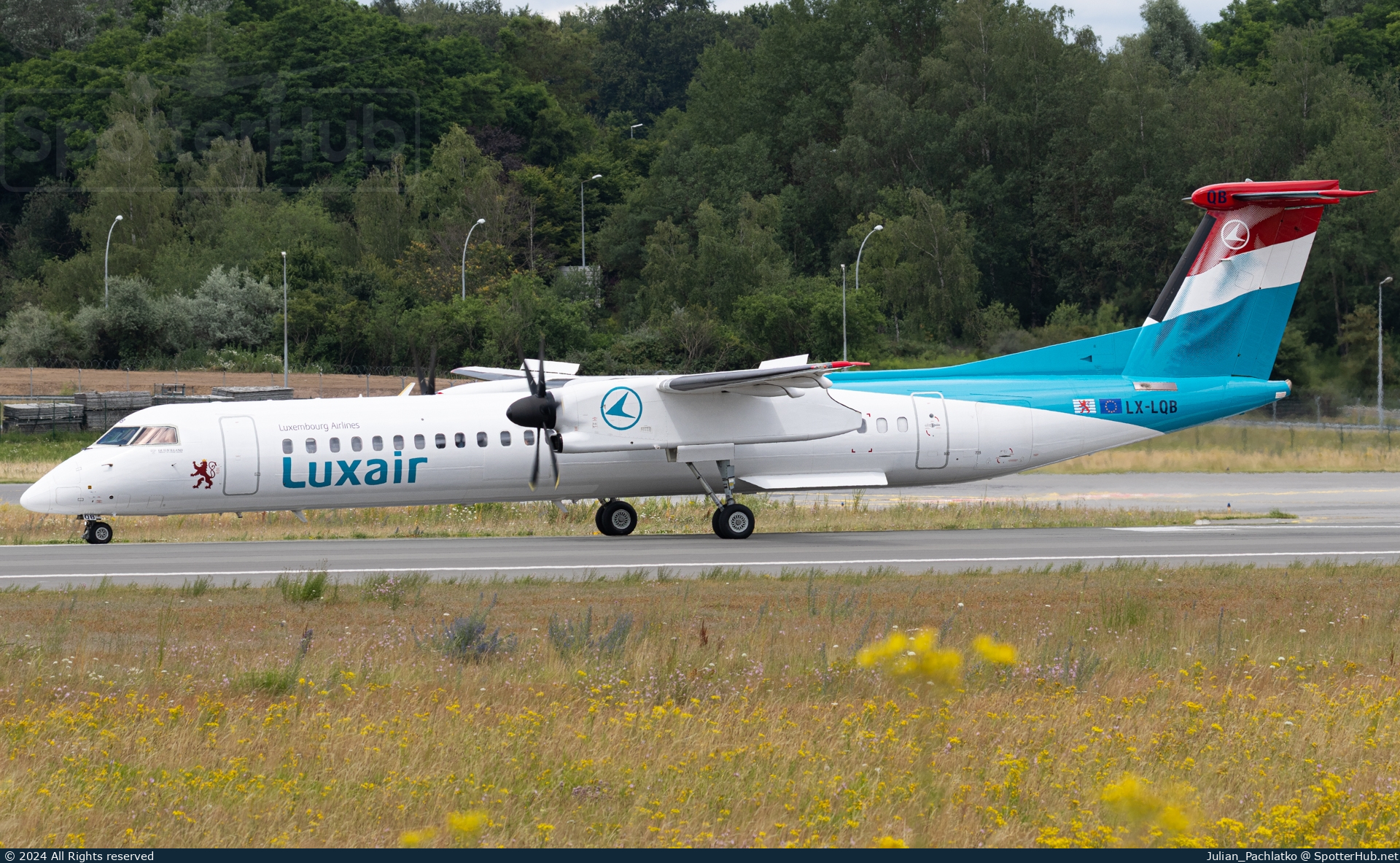 Photo of LX-LQB - Bombardier DHC-8-402 Dash 8 Q400 operated by Luxair