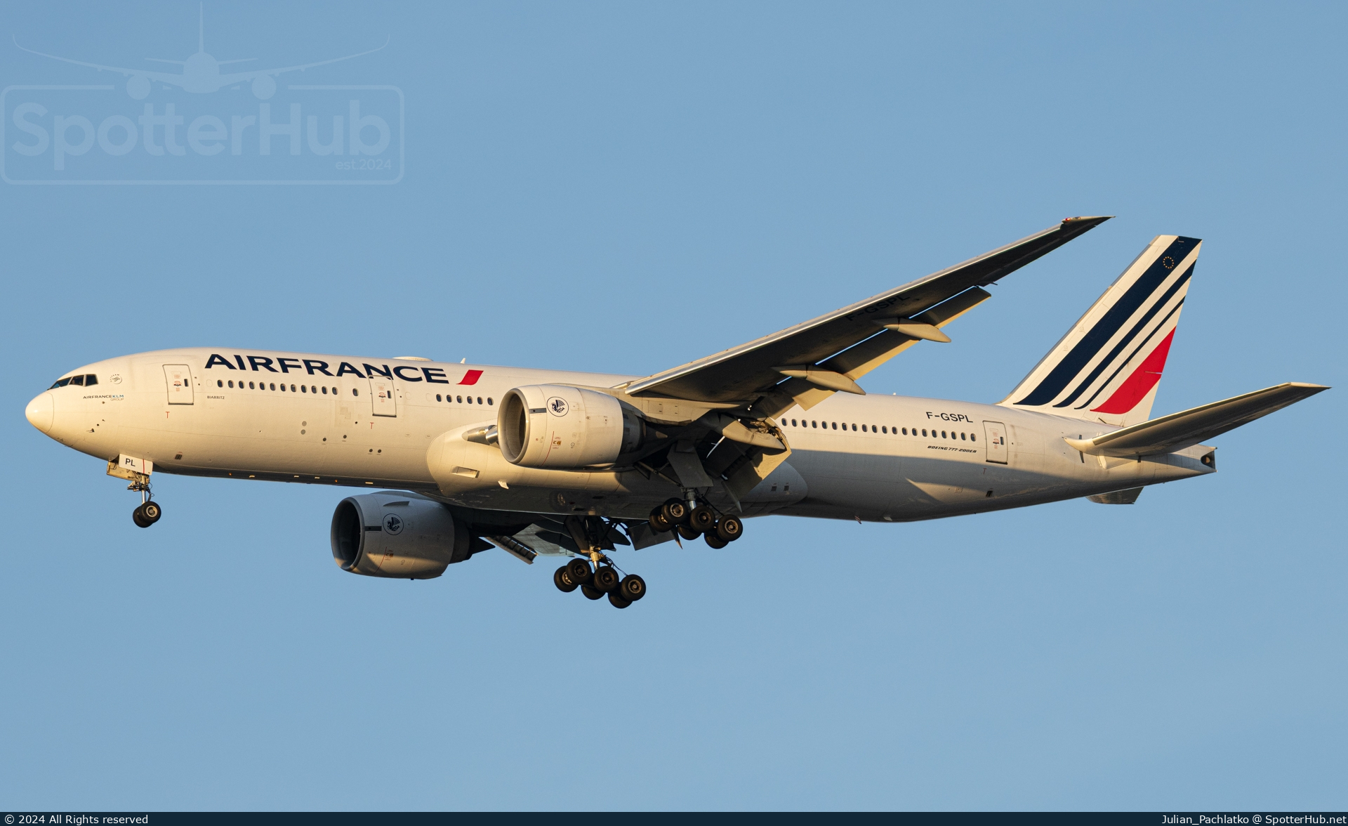 Photo of F-GSPL - Boeing 777-228(ER) operated by Air France