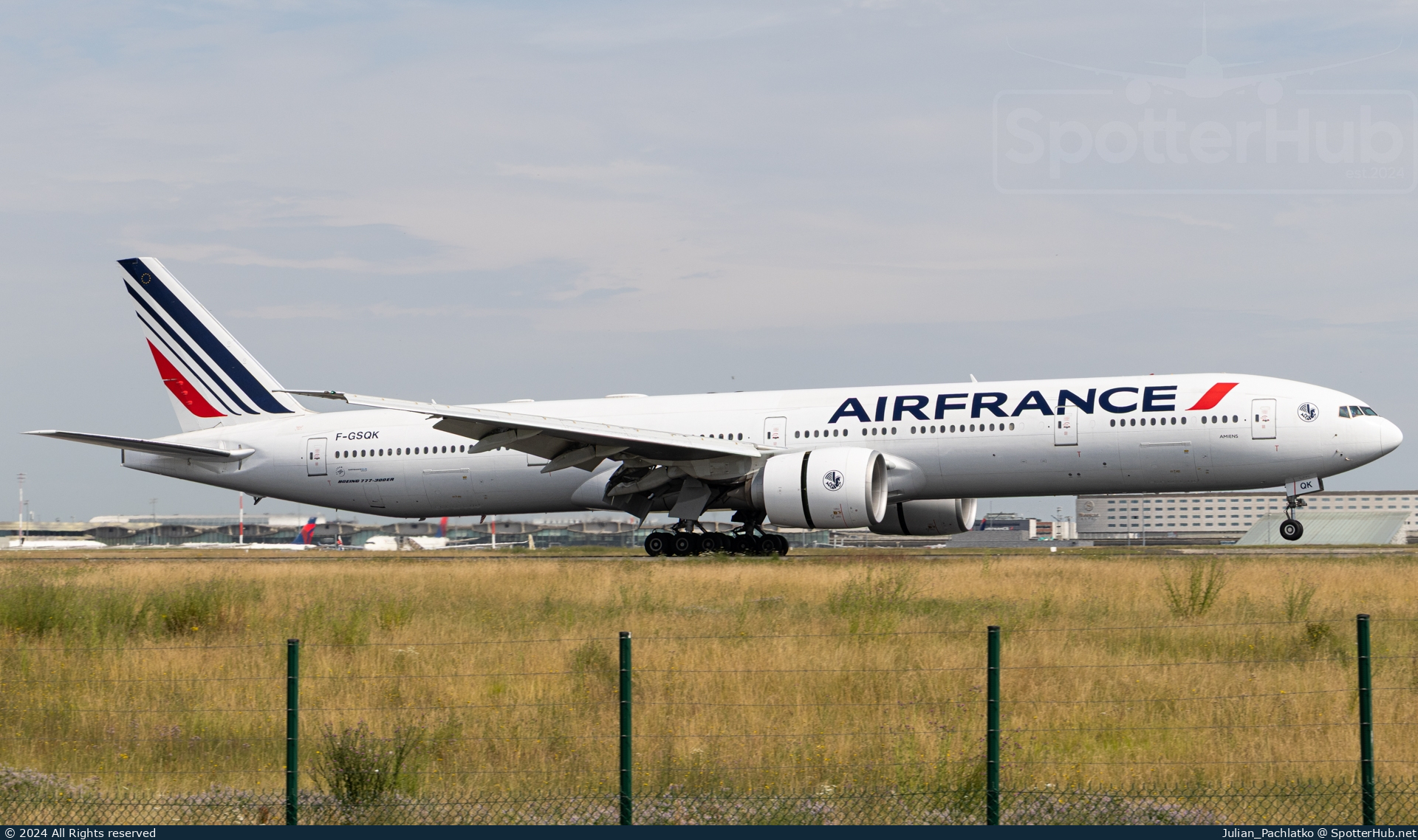 Photo of F-GSQK - Boeing 777-328(ER) operated by Air France