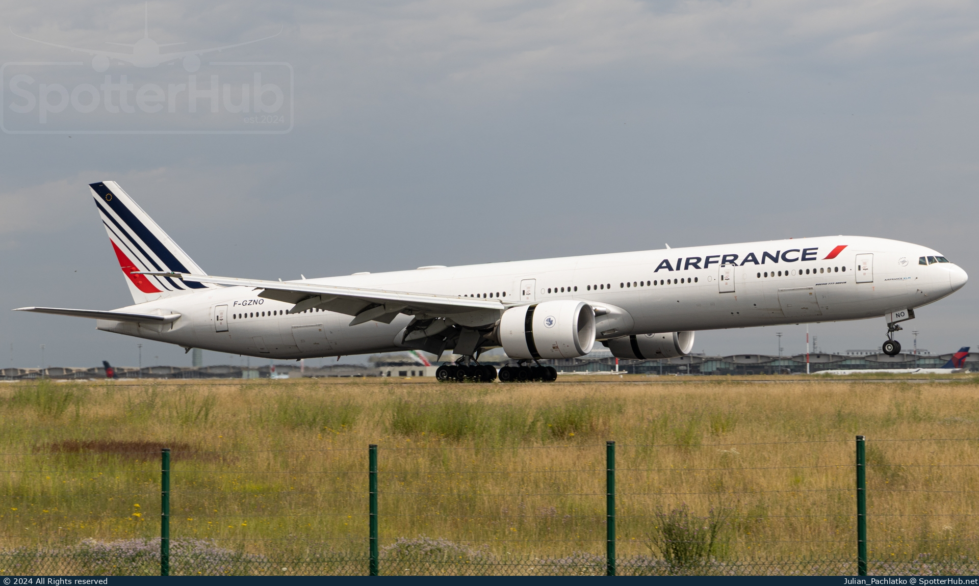 Photo of F-GZNO - Boeing 777-328(ER) operated by Air France