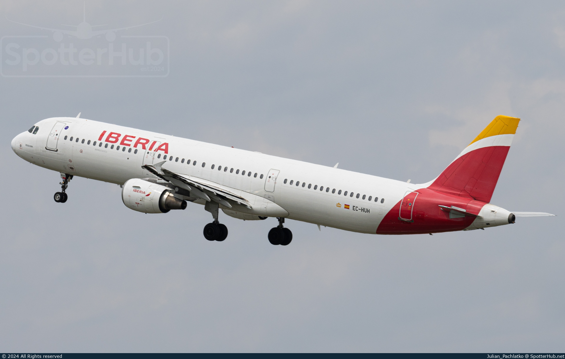 Photo of EC-HUH - Airbus A321-212 operated by Iberia