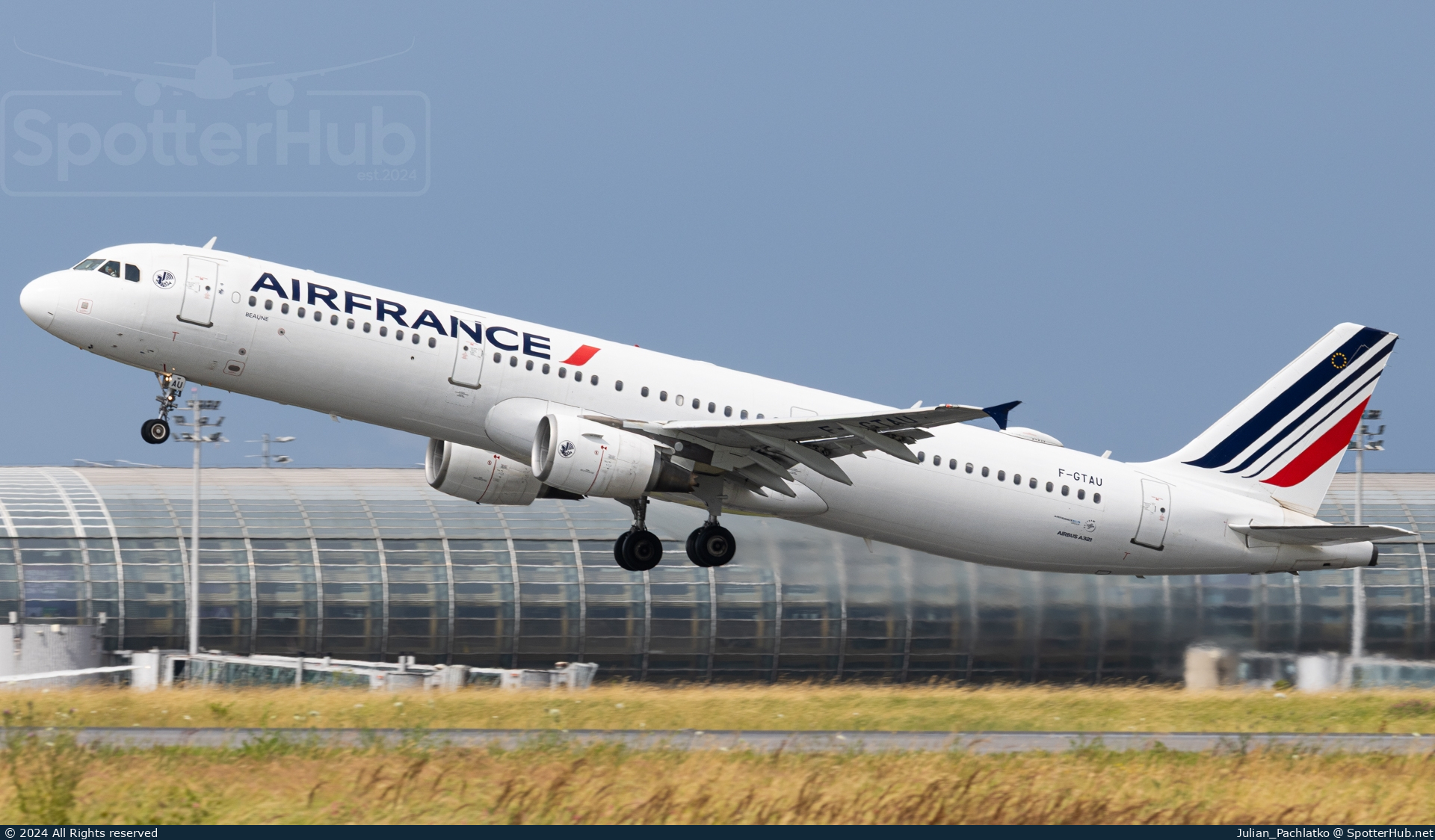 Photo of F-GTAU - Airbus A321-212 operated by Air France
