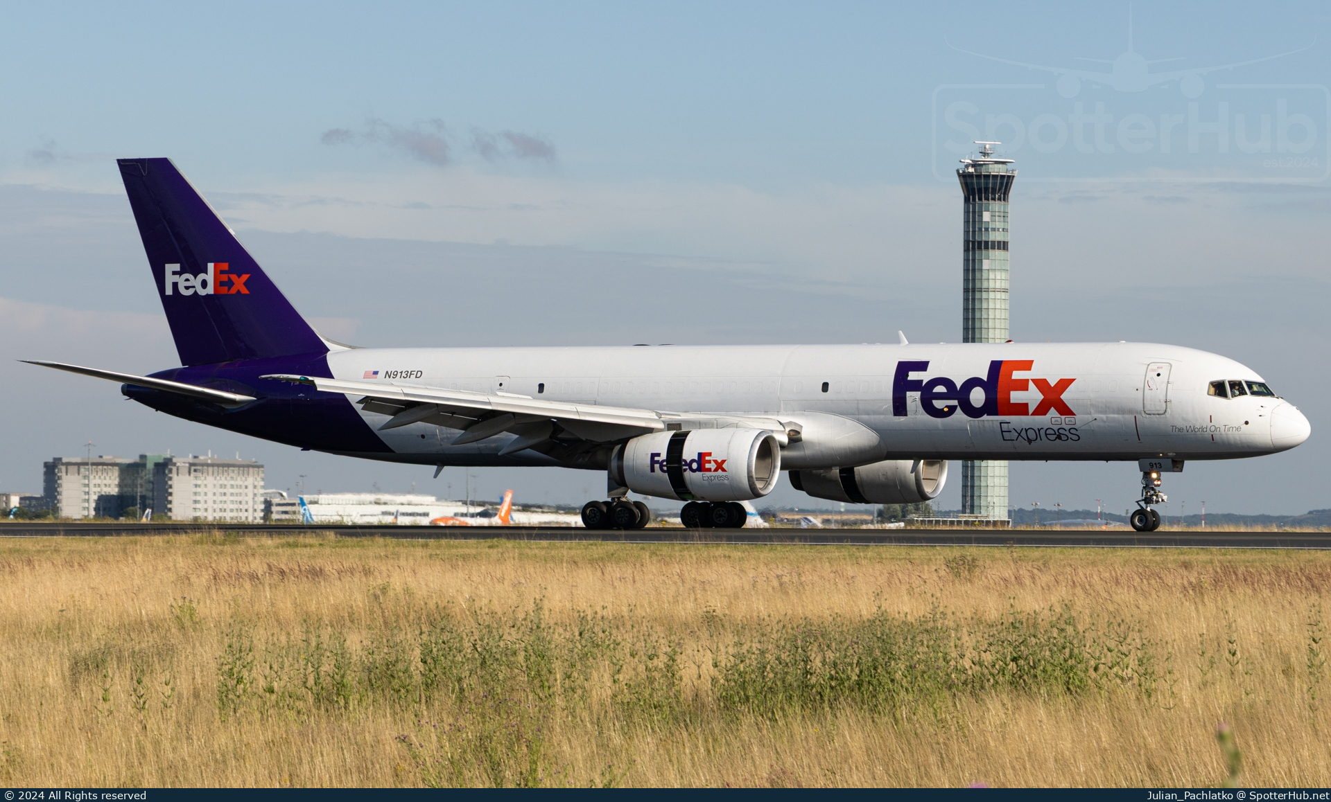 Photo of N913FD - Boeing 757-28A(SF) operated by FedEx