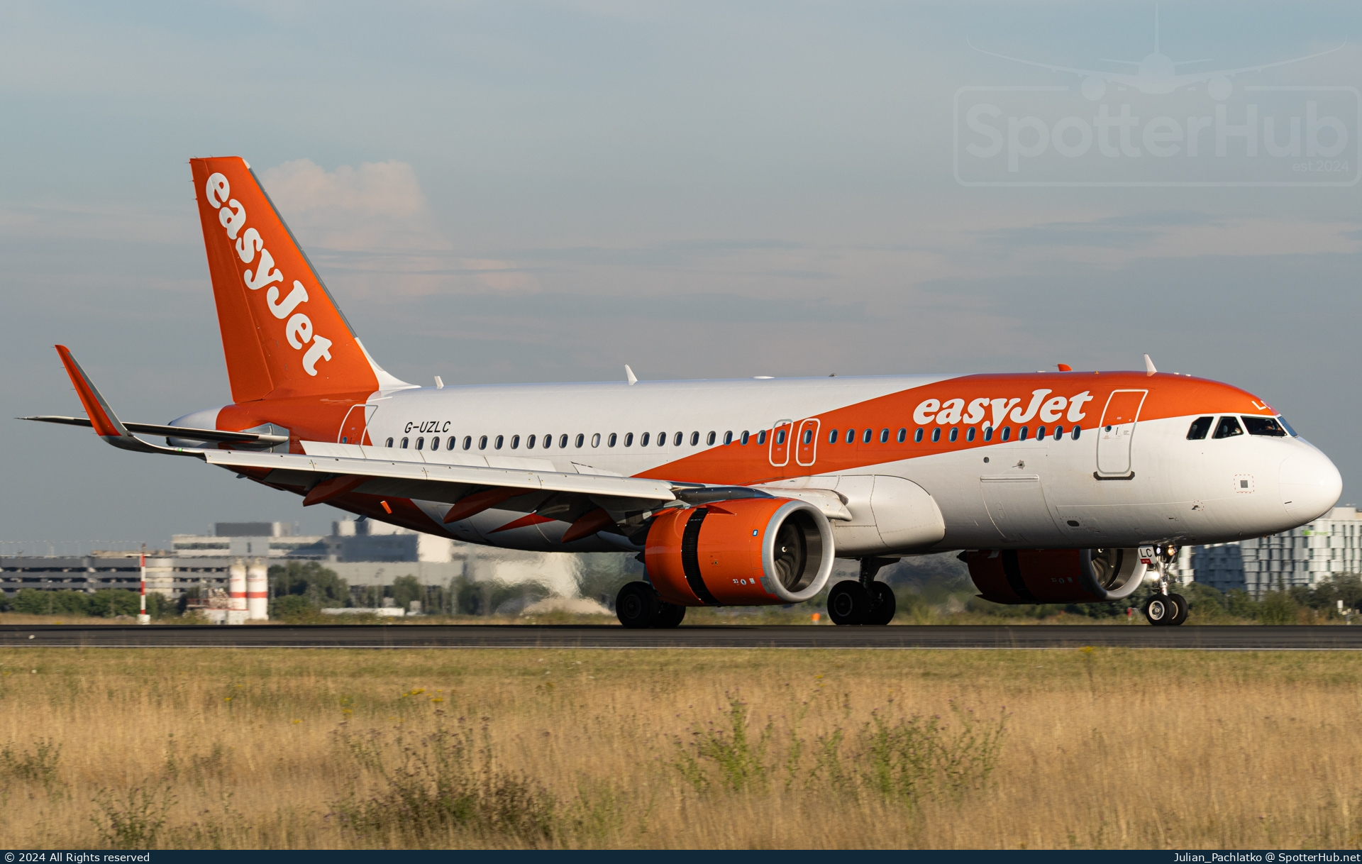 Photo of G-UZLC - Airbus A320-251N operated by easyJet