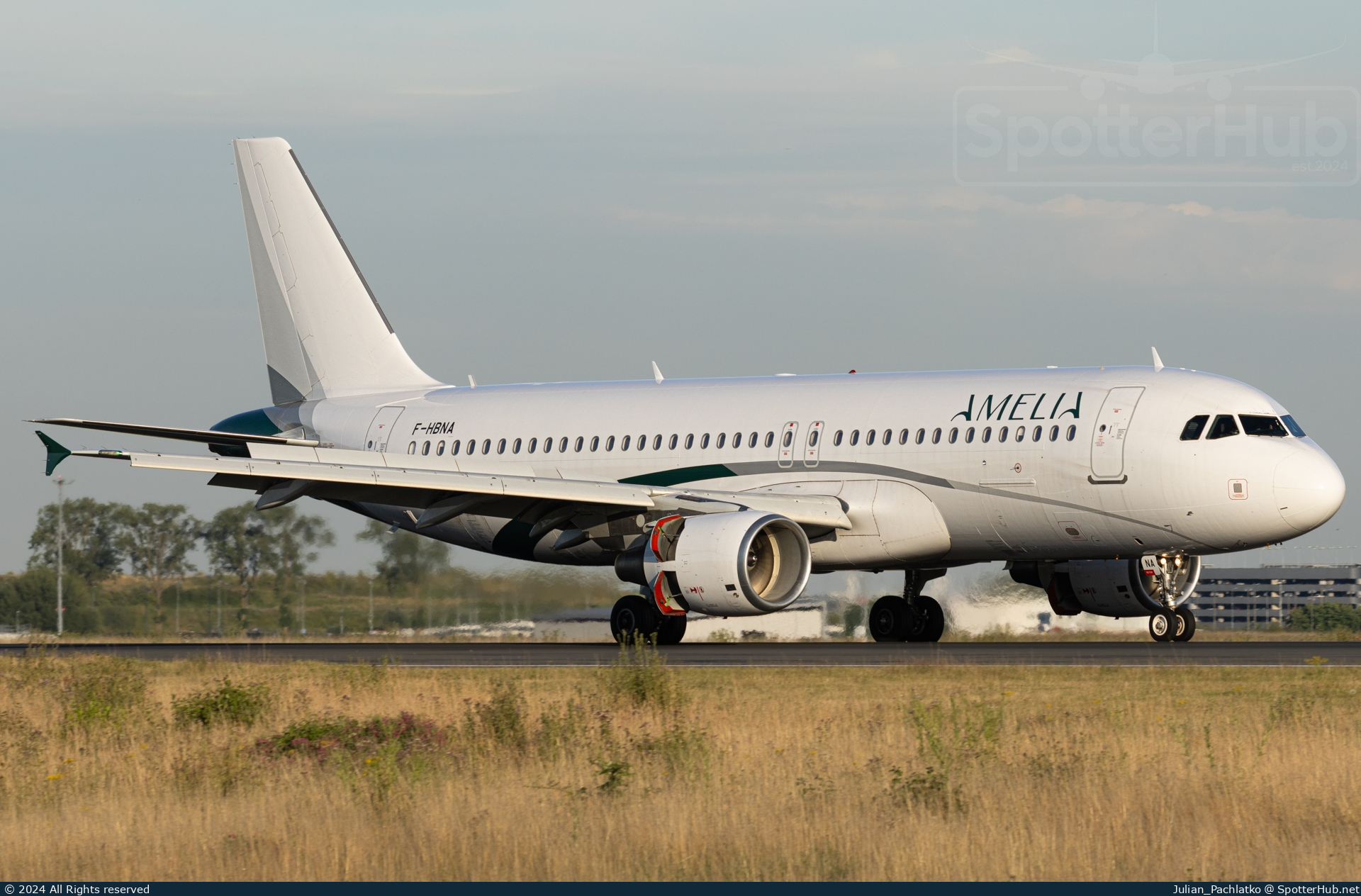 Photo of F-HBNA - Airbus A320-214 operated by Amelia International