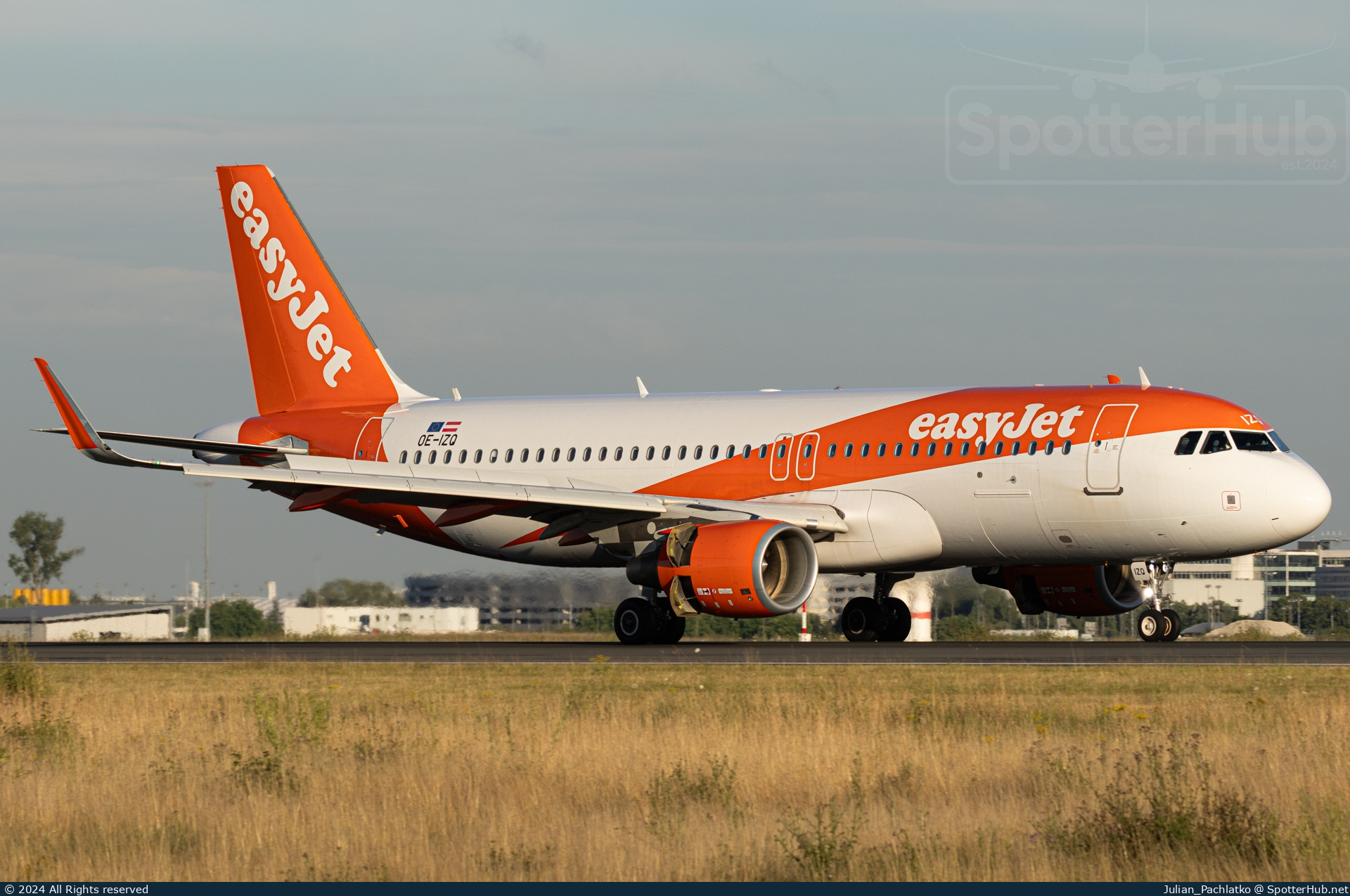 Photo of OE-IZQ - Airbus A320-214 operated by easyJet Europe