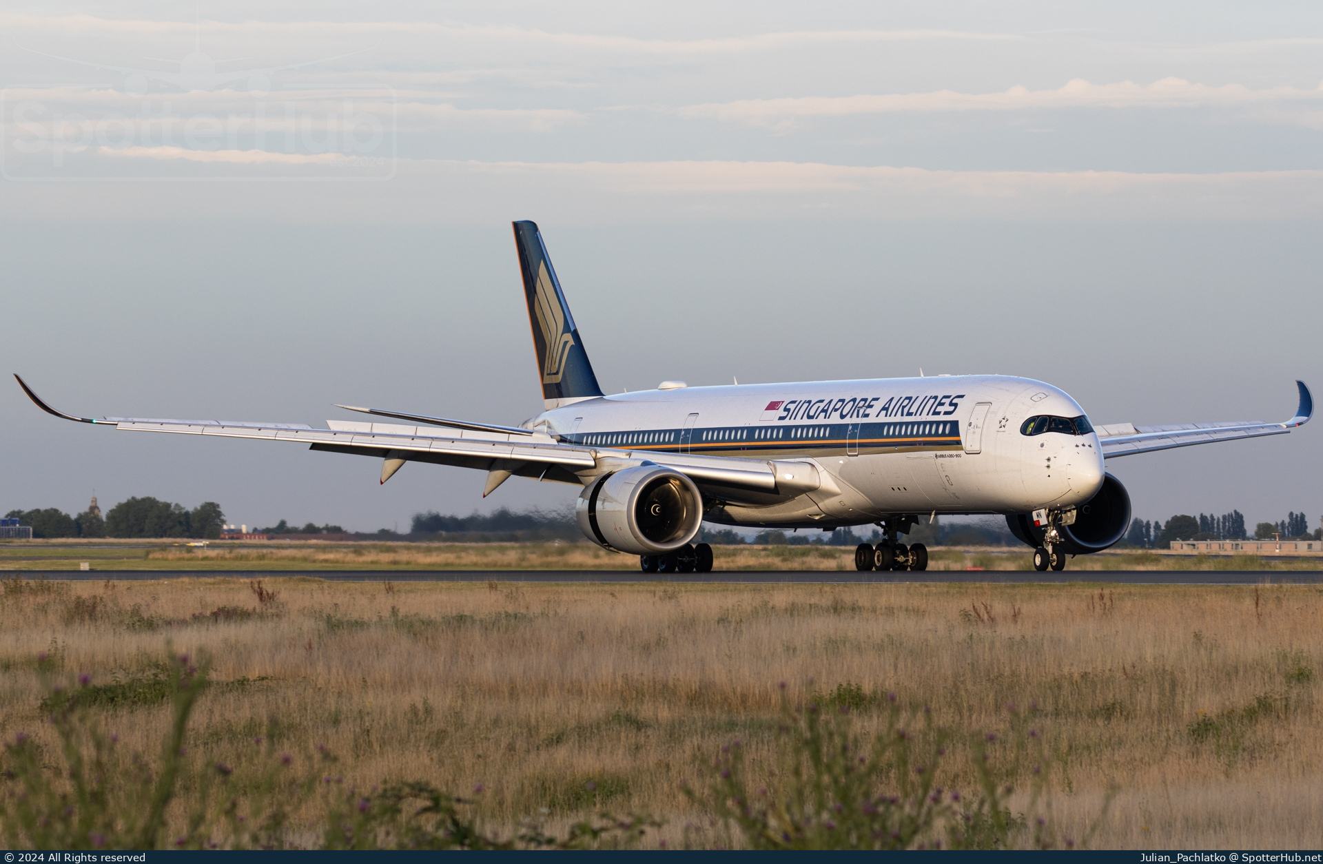 Photo of 9V-SMN - Airbus A350-941 operated by Singapore Airlines