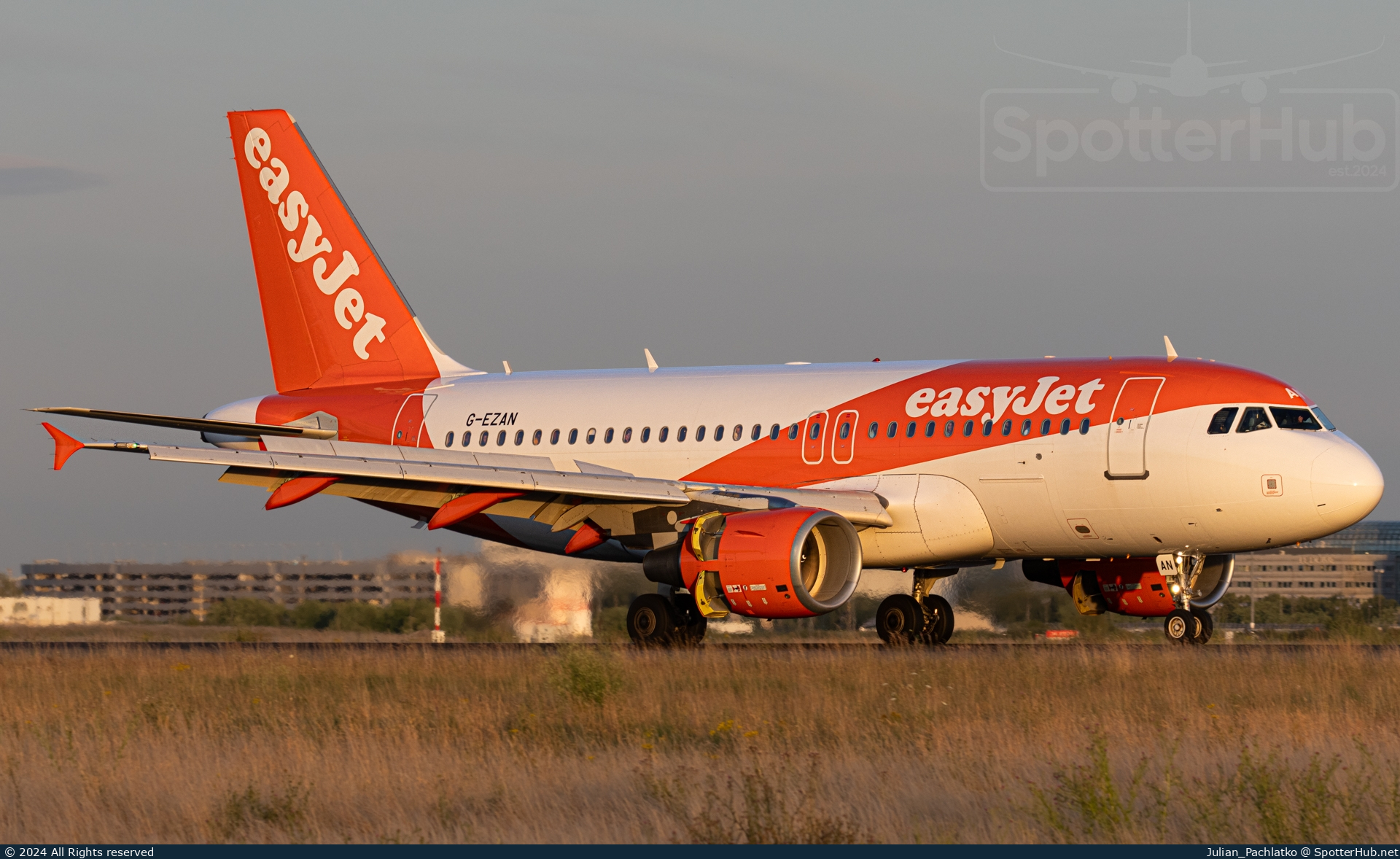 Photo of G-EZAN - Airbus A319-111 operated by easyJet