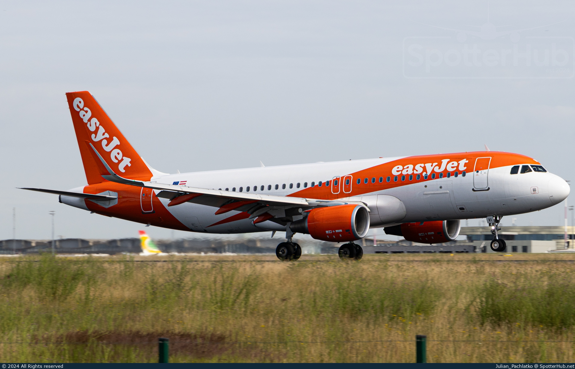 Photo of OE-IVI - Airbus A320-214 operated by easyJet Europe