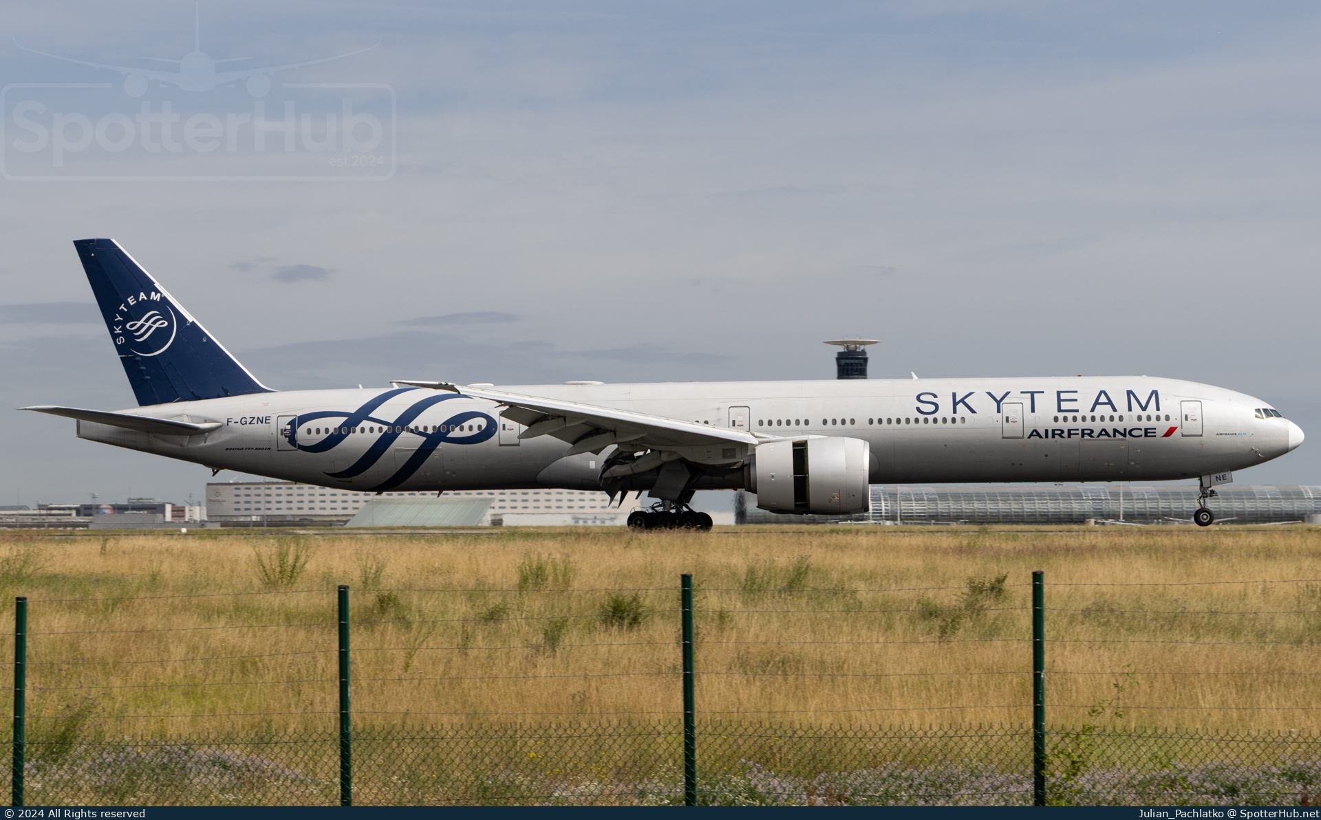 Photo of F-GZNE - Boeing 777-328(ER) operated by Air France