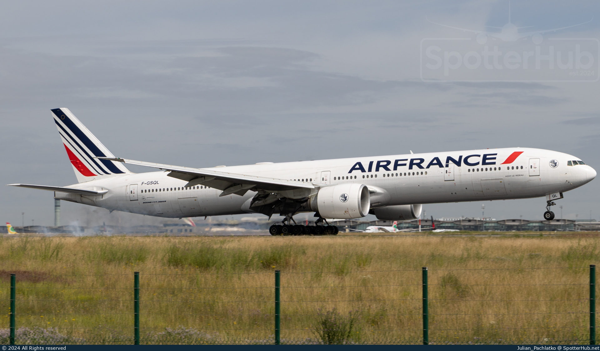 Photo of F-GSQL - Boeing 777-328(ER) operated by Air France