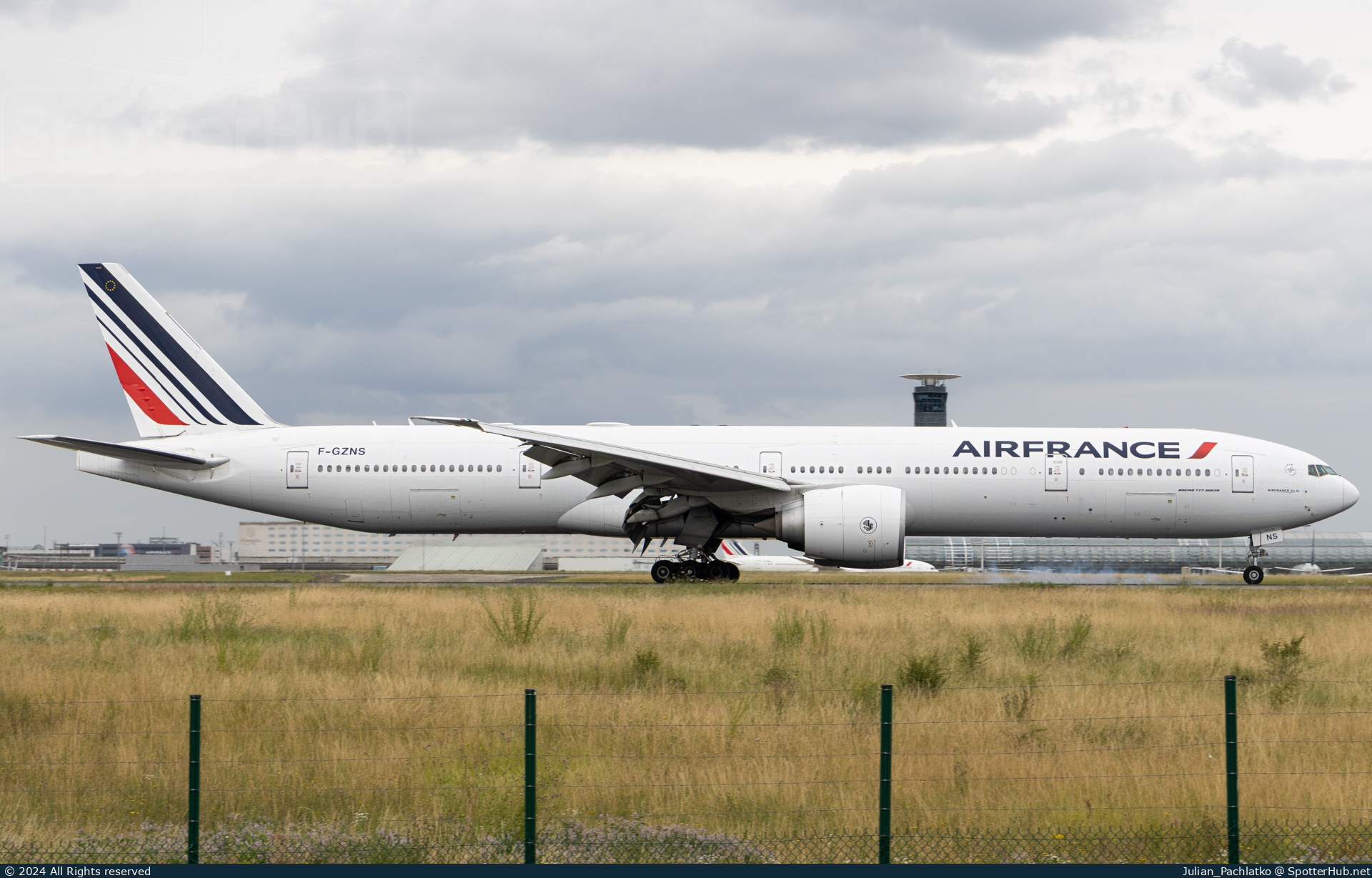 Photo of F-GZNS - Boeing 777-328(ER) operated by Air France