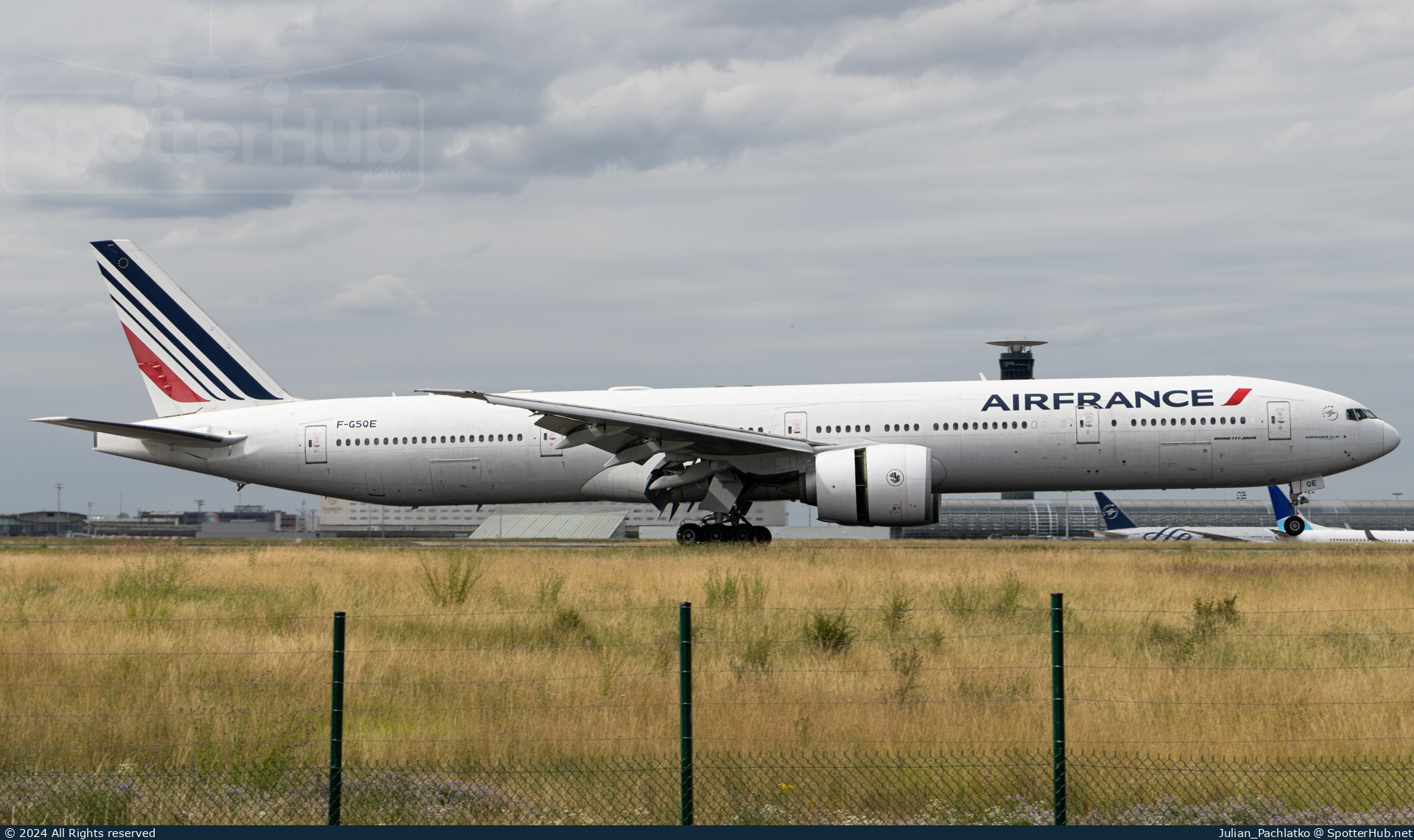 Photo of F-GSQE - Boeing 777-328(ER) operated by Air France