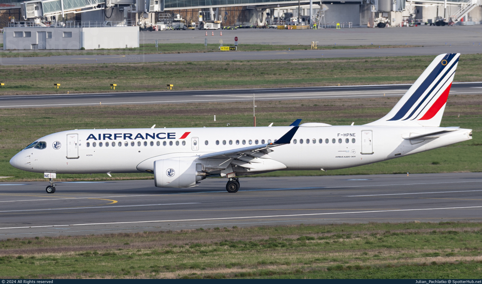 Photo of F-HPNE - Airbus A220-300 operated by Air France