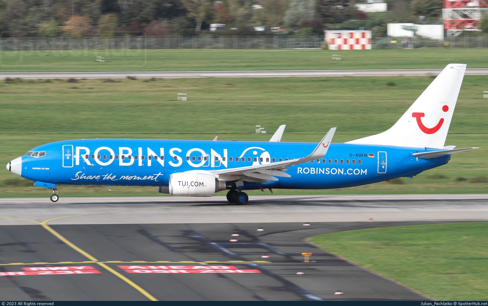 Photo of D-ABKN - Boeing 737-86J operated by TUIfly