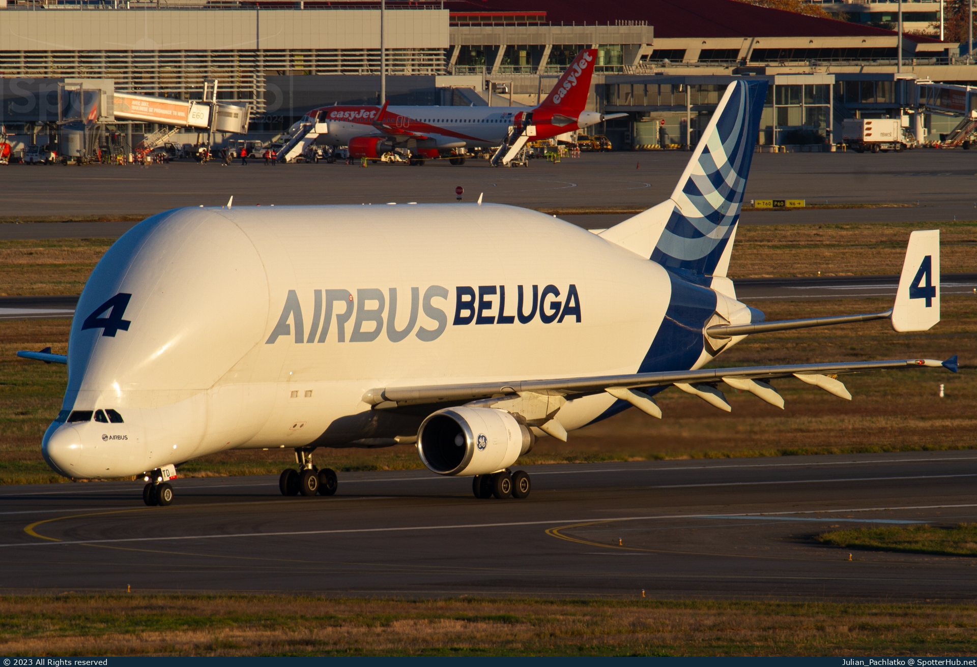 Photo of F-GSTD - Airbus A300-608ST Beluga operated by Airbus Transport International