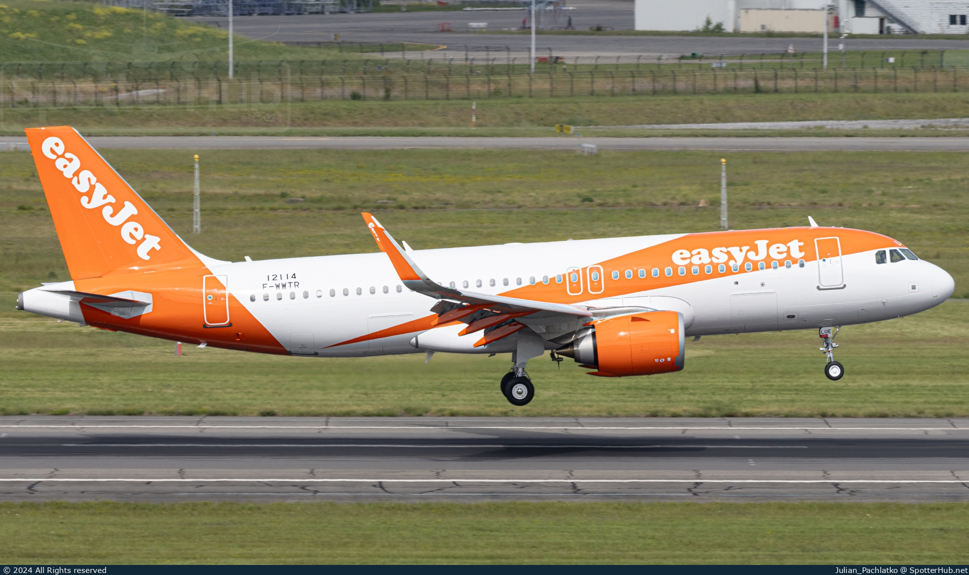 Photo of F-WWTR - Airbus A320-251N operated by easyJet Europe