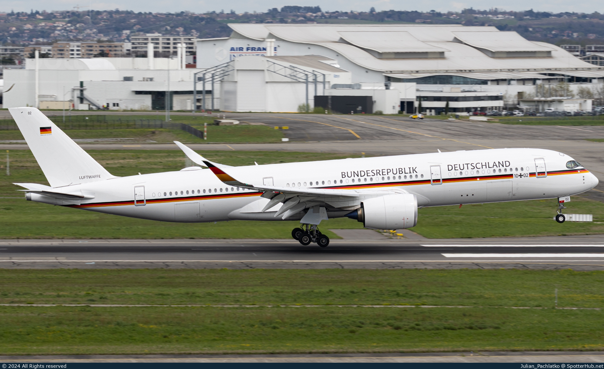 Photo of 10+02 - Airbus A350-941(CJ) operated by German Air Force