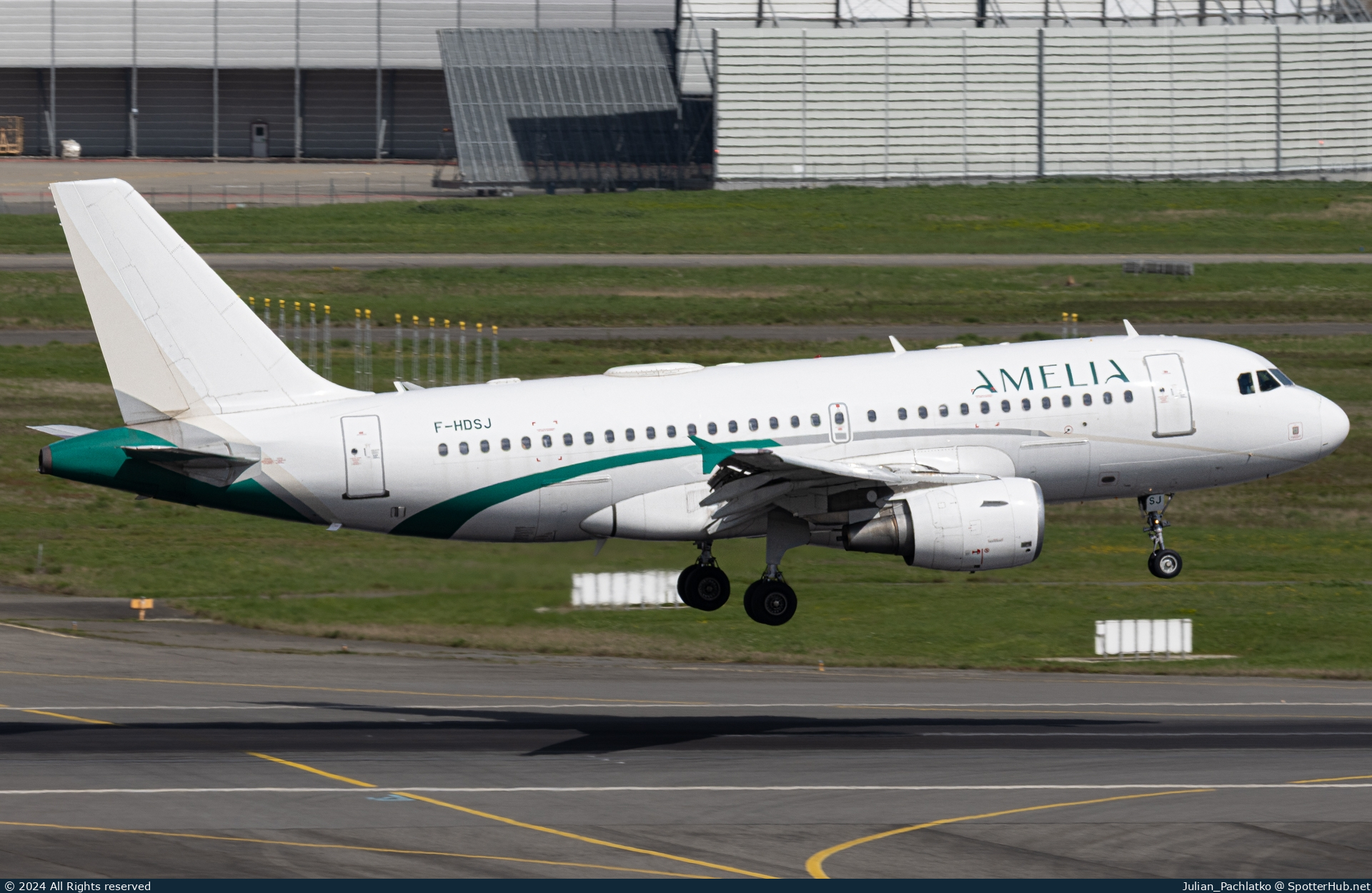 Photo of F-HDSJ - Airbus A319-112 operated by Amelia International
