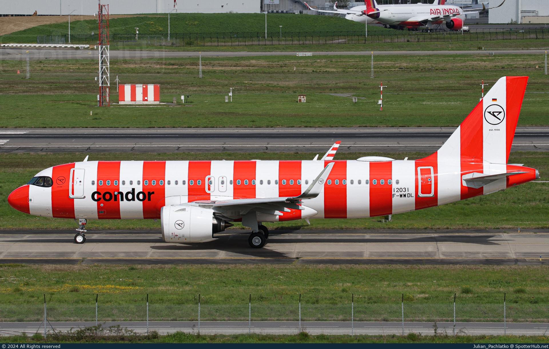 Photo of F-WWDL - Airbus A320-271N operated by Condor
