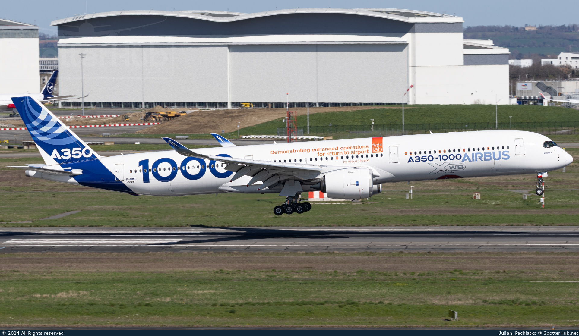 Photo of F-WMIL - Airbus A350-1041 operated by Airbus Industrie
