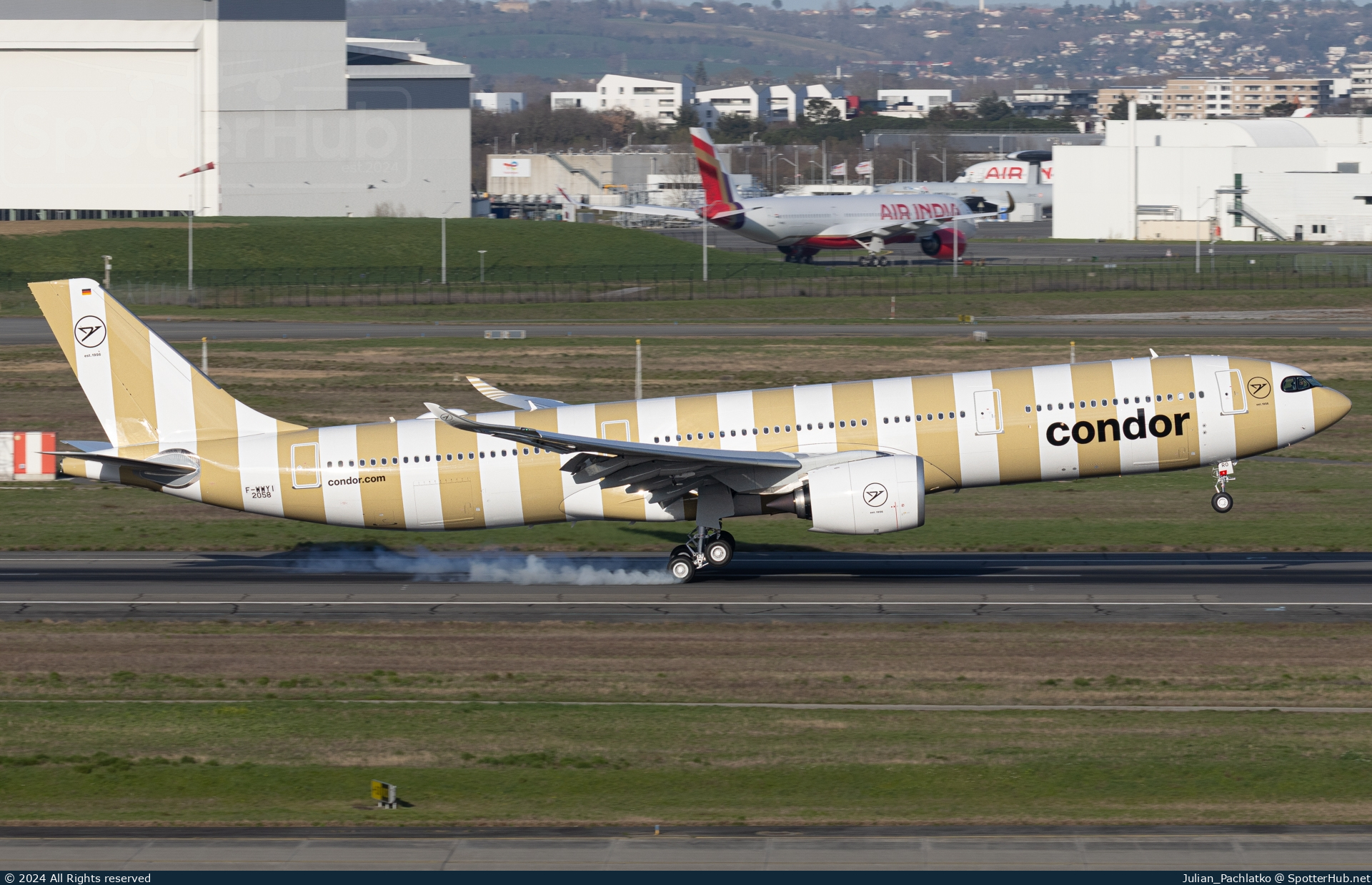 Photo of F-WWYI - Airbus A330-941 operated by Condor