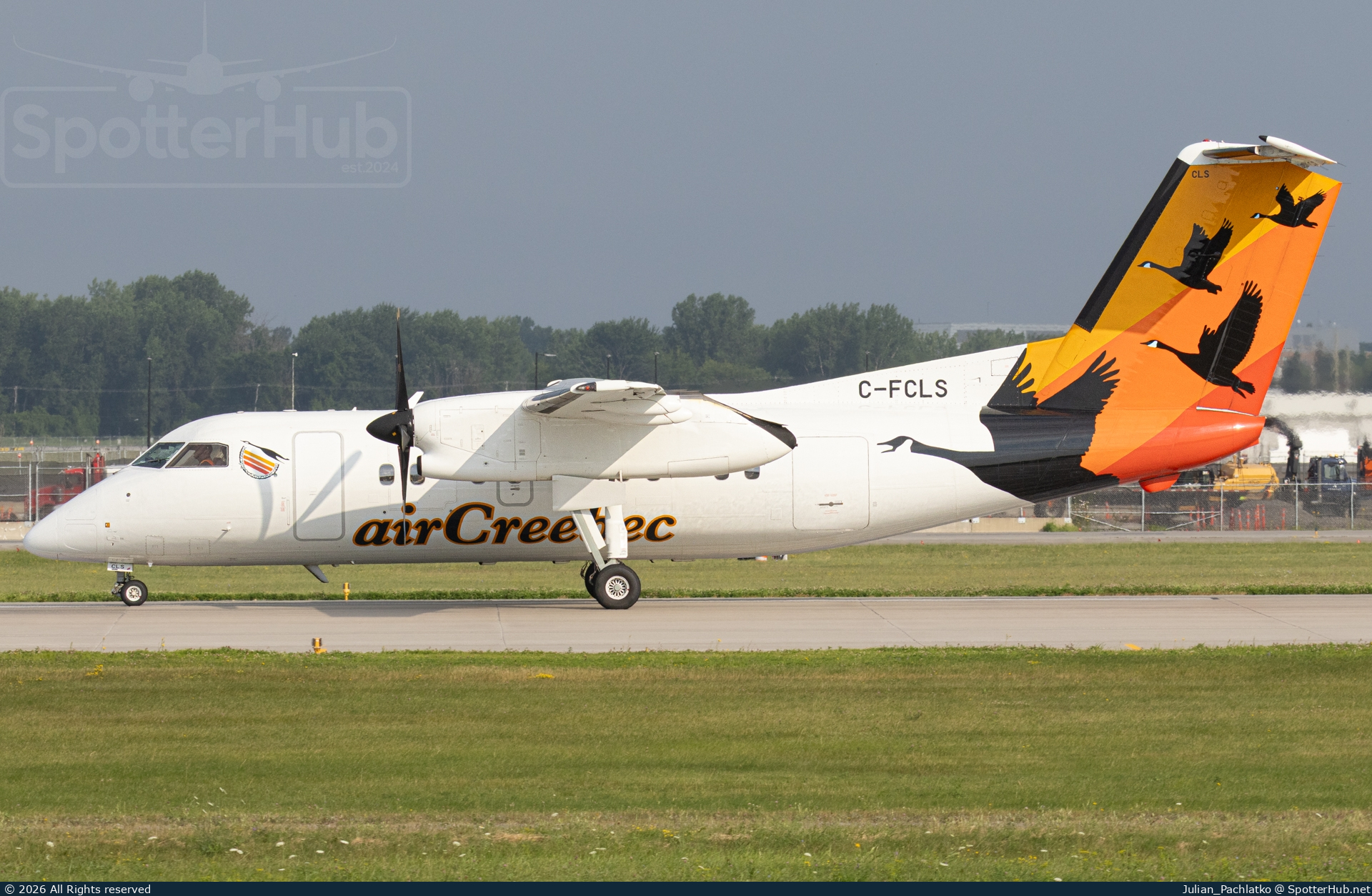 Photo of C-FCLS - De Havilland Canada DHC-8-106 Dash 8 operated by Air Creebec