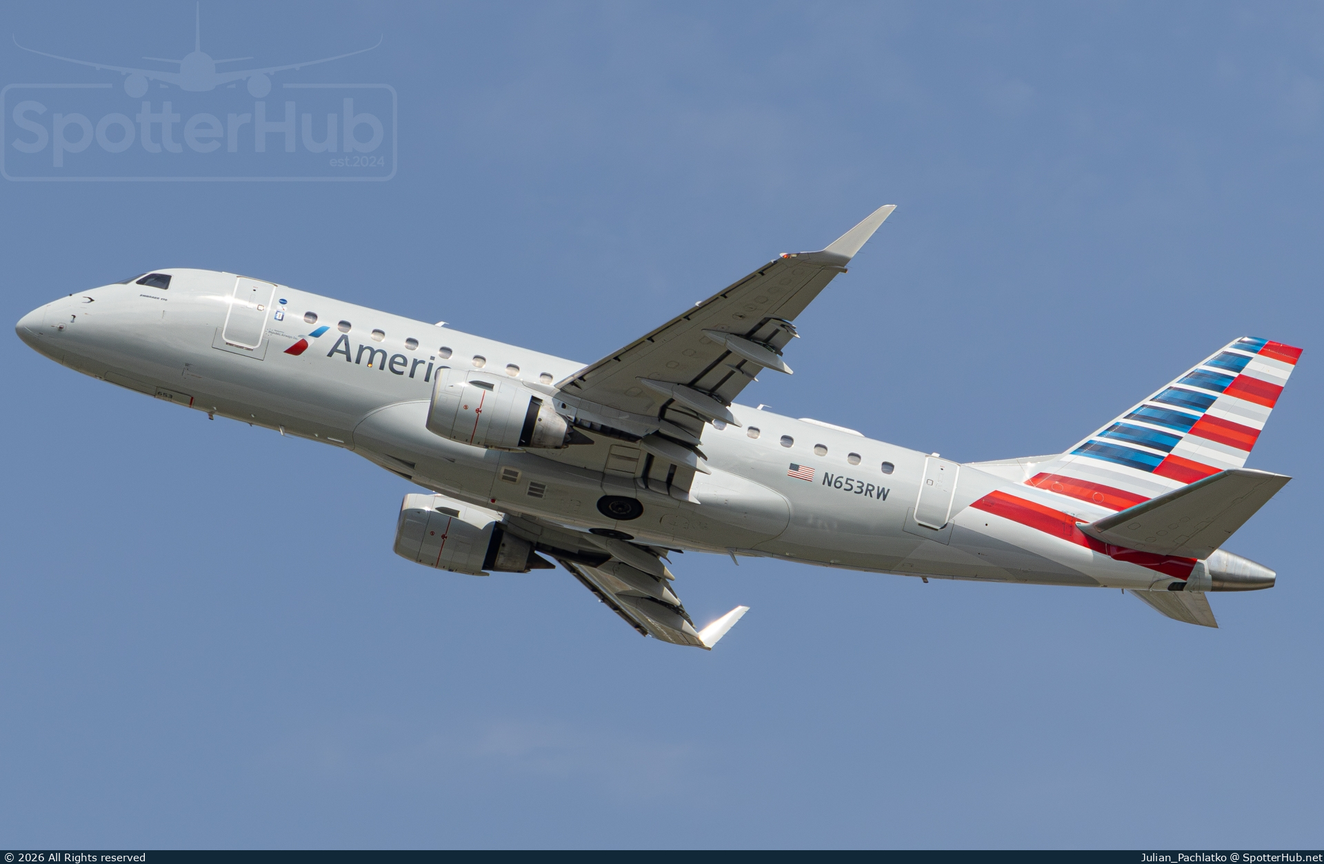 Photo of N653RW - Embraer ERJ-170SE operated by American Eagle (opb Republic Airways)