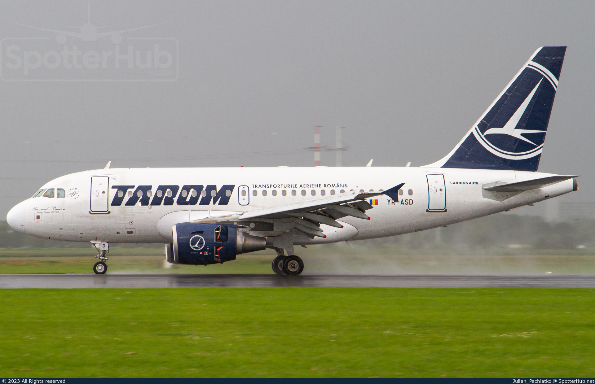 Photo of YR-ASD - Airbus A318-111 operated by Tarom - Romanian Air Transport