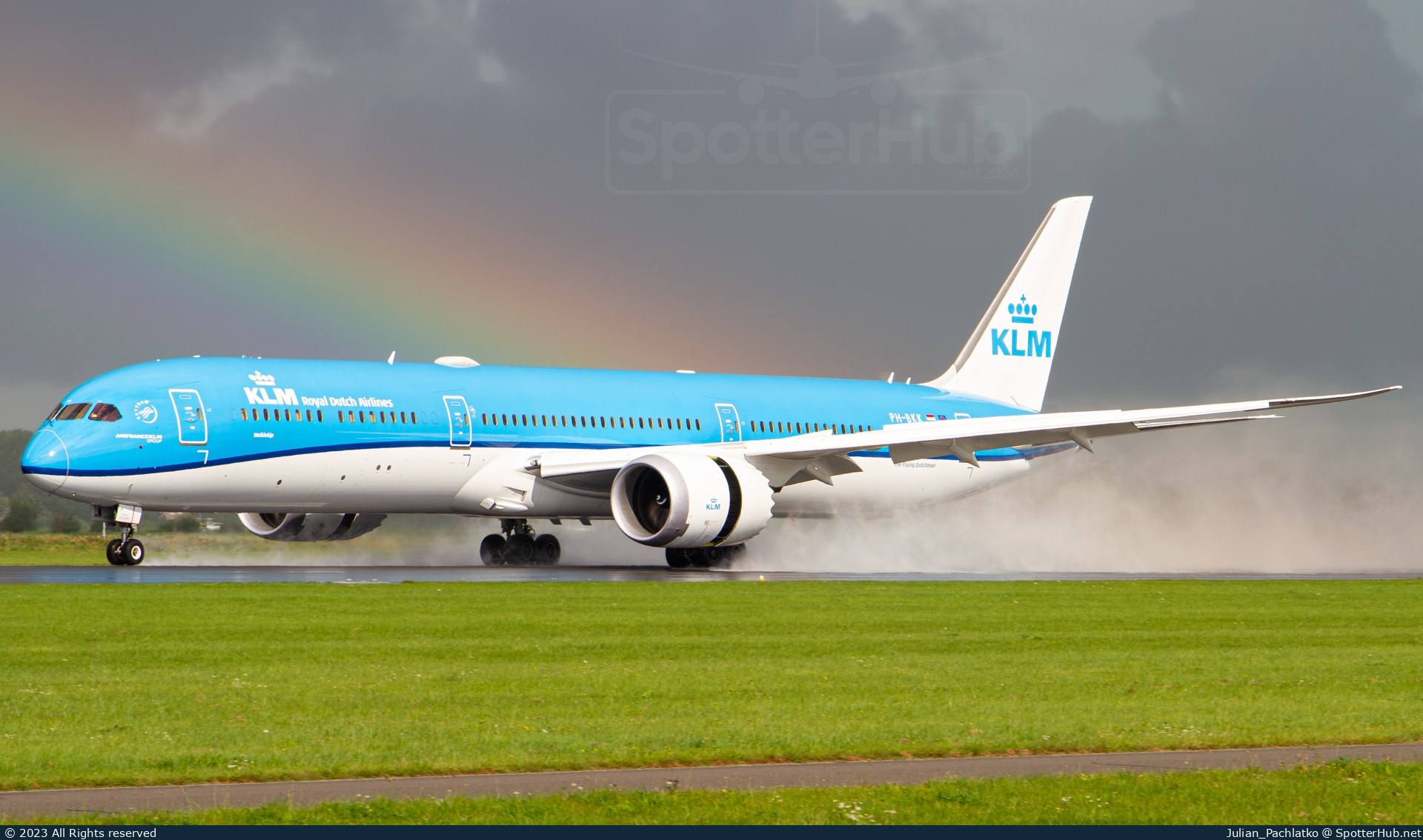 Photo of PH-BKK - Boeing 787-10 Dreamliner operated by KLM Royal Dutch Airlines