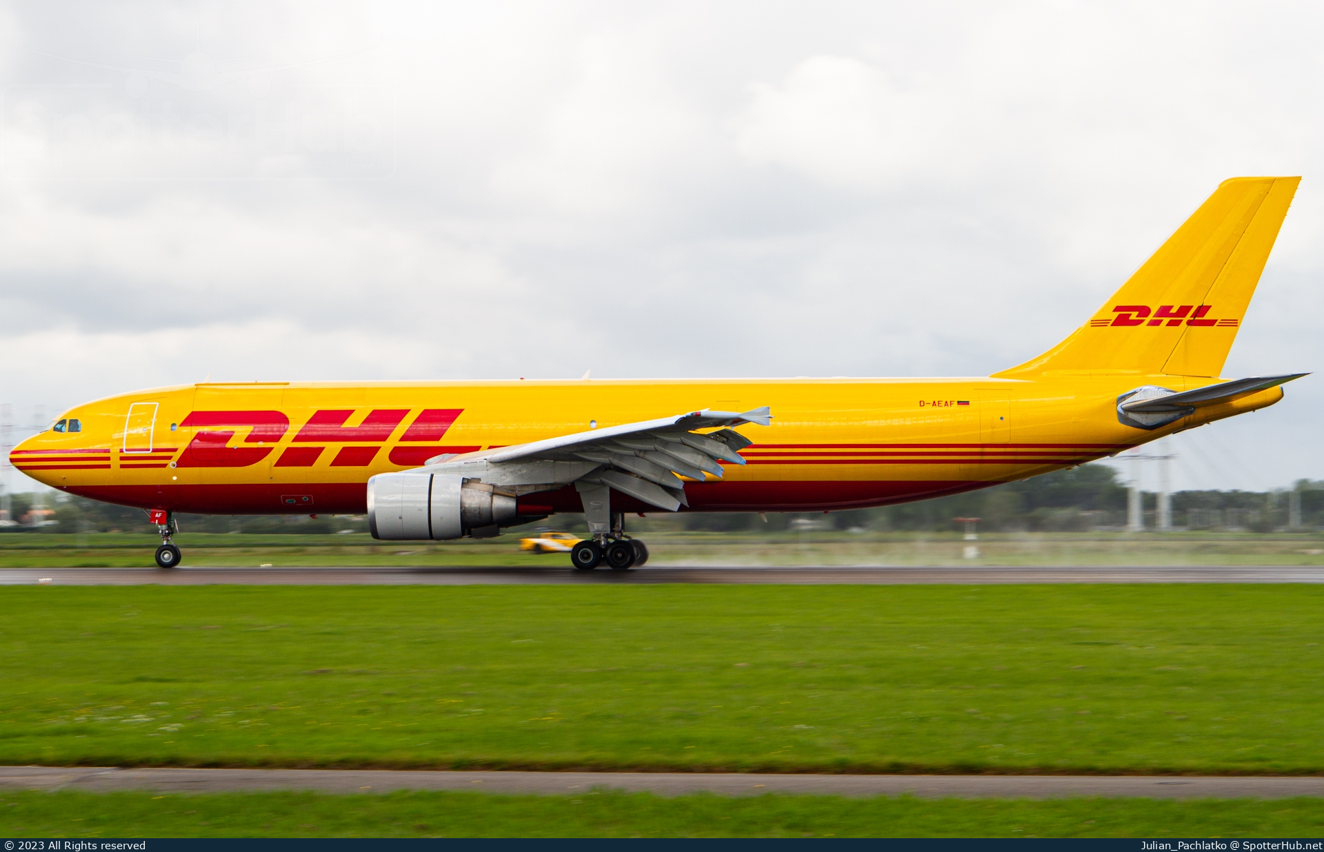 Photo of D-AEAF - Airbus A300B4-622R(F) operated by European Air Transport