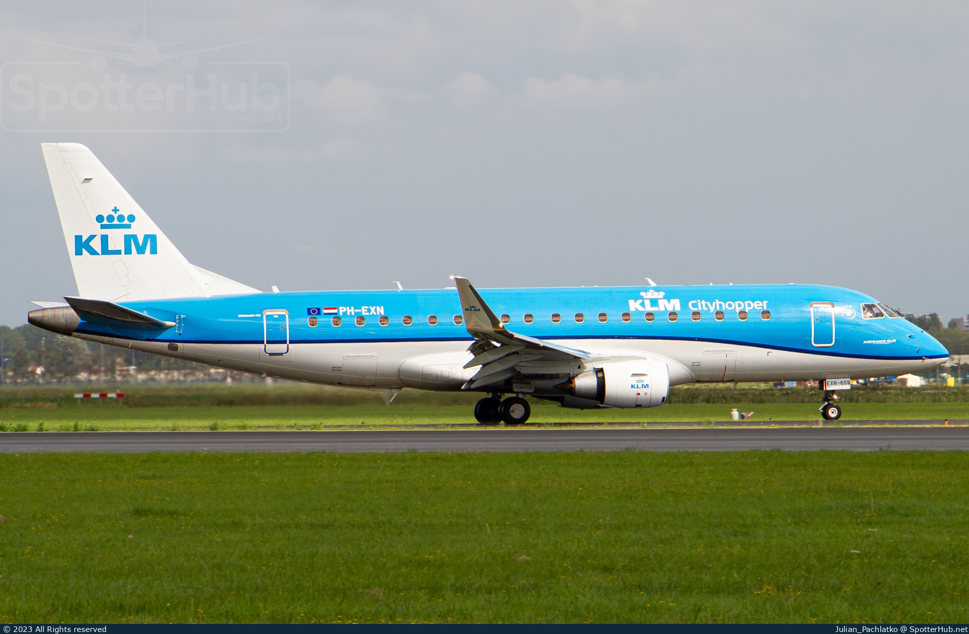 Photo of PH-EXN - Embraer ERJ-175STD operated by KLM Cityhopper