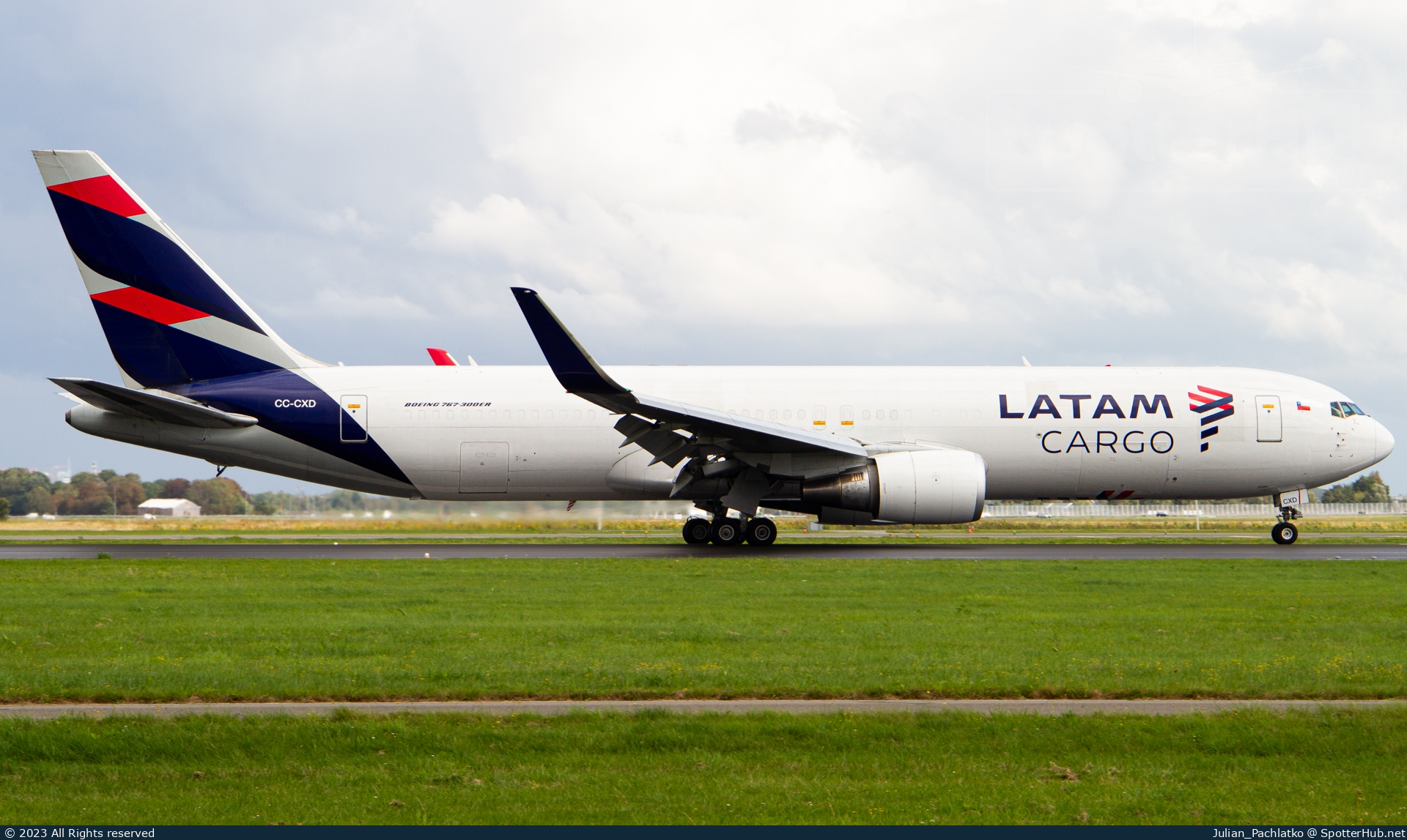 Photo of CC-CXD - Boeing 767-316(ER)(BCF) operated by LATAM Cargo