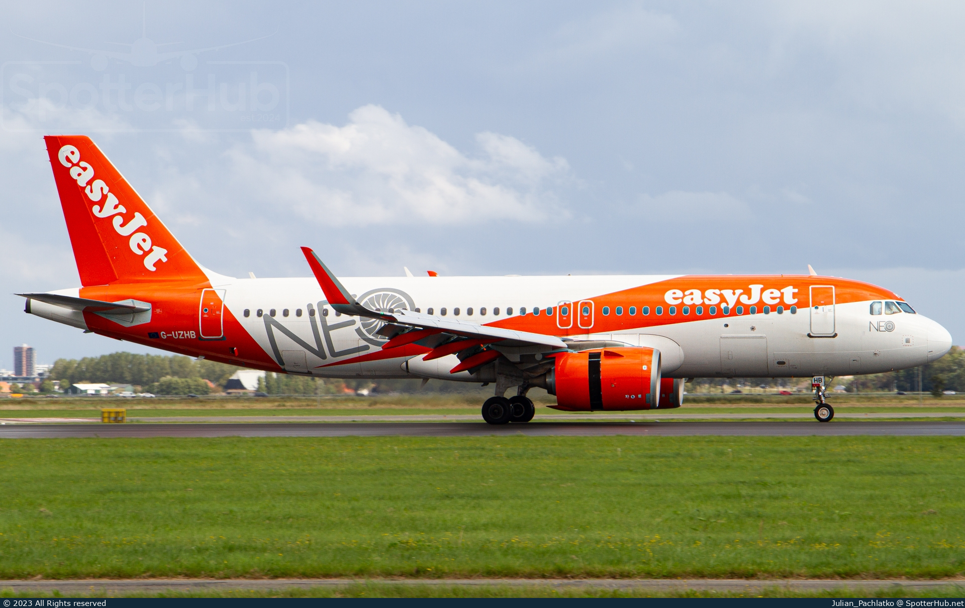 Photo of G-UZHB - Airbus A320-251N operated by easyJet