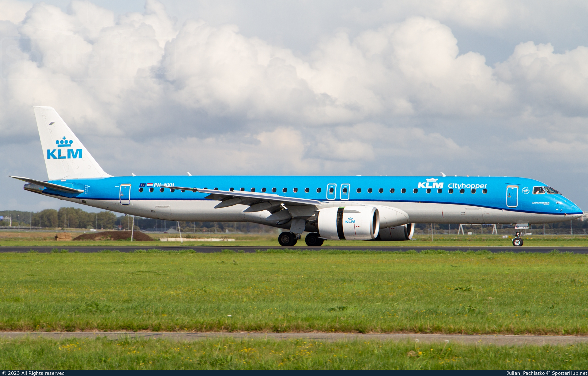 Photo of PH-NXH - Embraer ERJ-195-E2 operated by KLM Cityhopper
