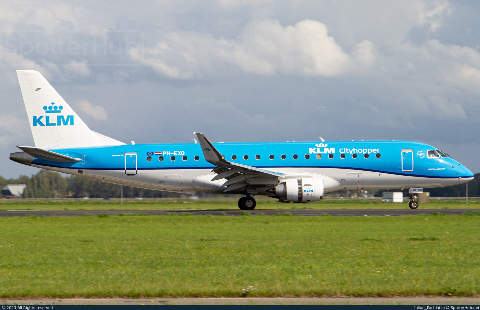 Photo of PH-EXO - Embraer ERJ-175STD operated by KLM Cityhopper