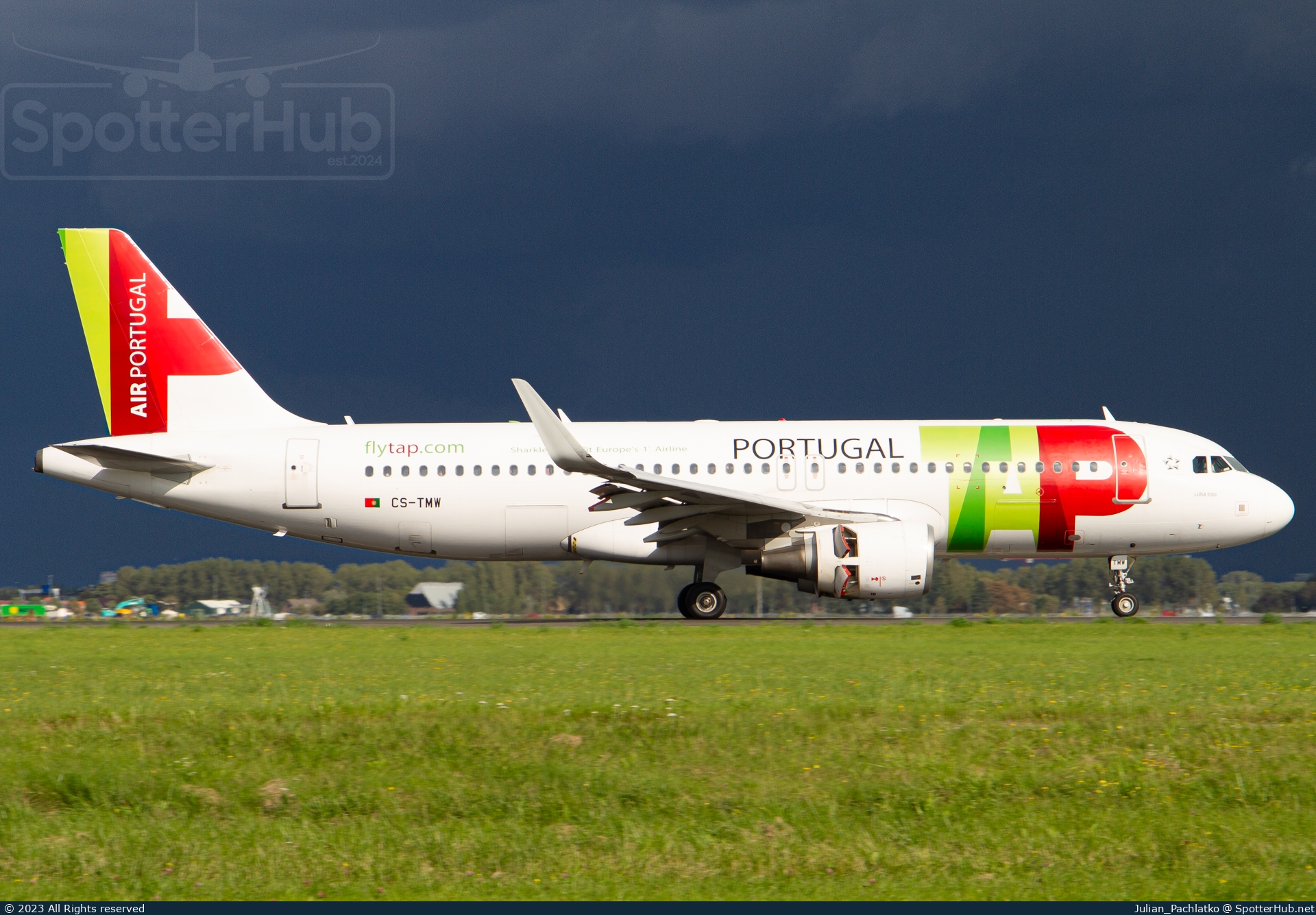 Photo of CS-TMW - Airbus A320-214 operated by TAP Air Portugal