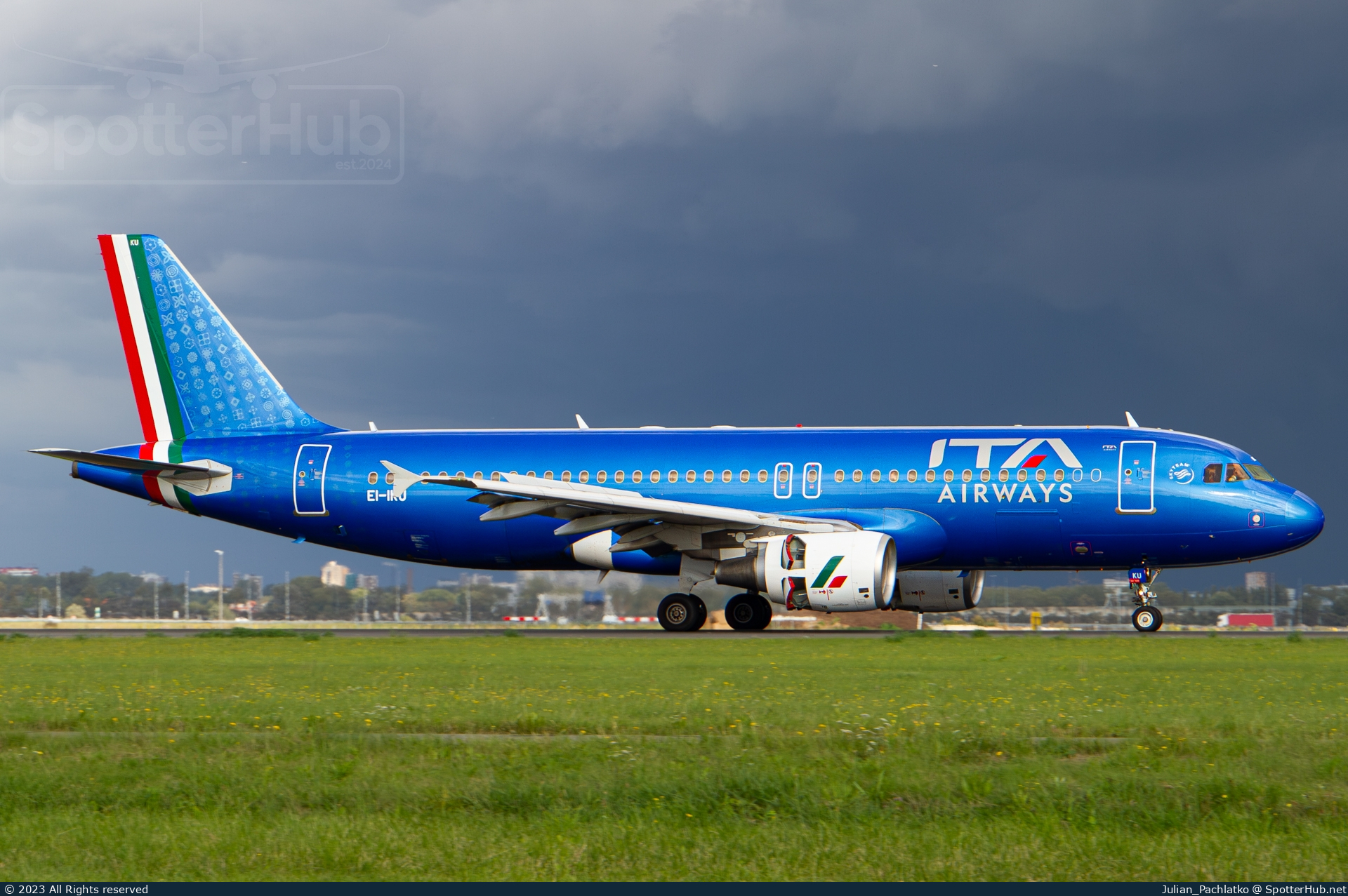 Photo of EI-IKU - Airbus A320-214 operated by ITA Airways
