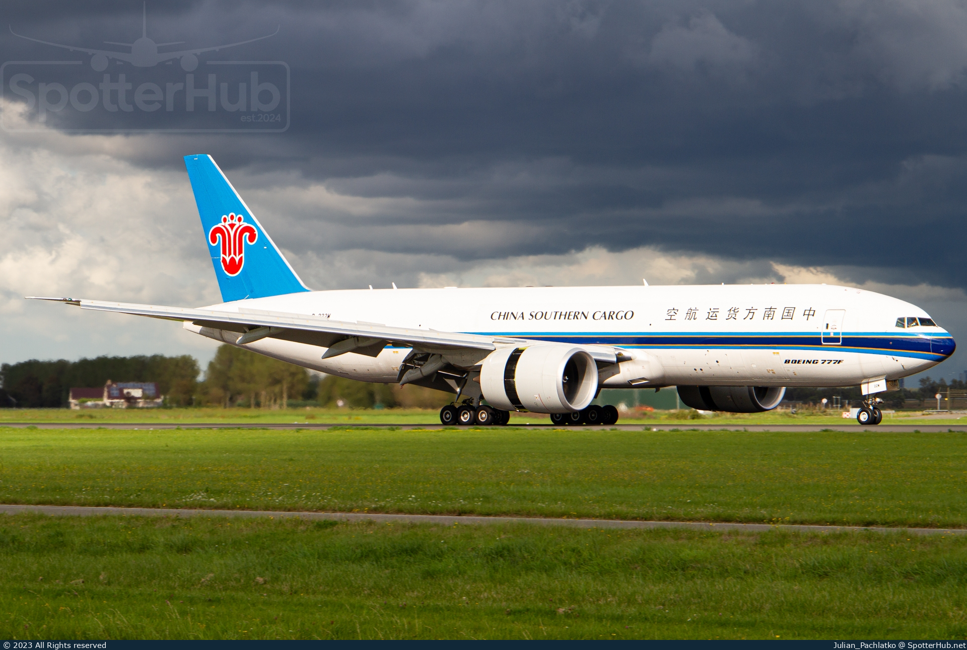 Photo of B-222W - Boeing 777-F1B operated by China Southern Cargo